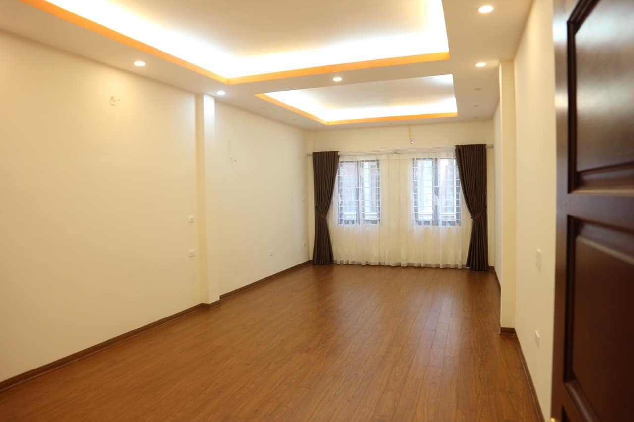 nhà mới về ở luôn cần bán nhà ngõ 28 Tứ Liên Tây Hồ, Ô tô tránh 2 mặt thoáng.