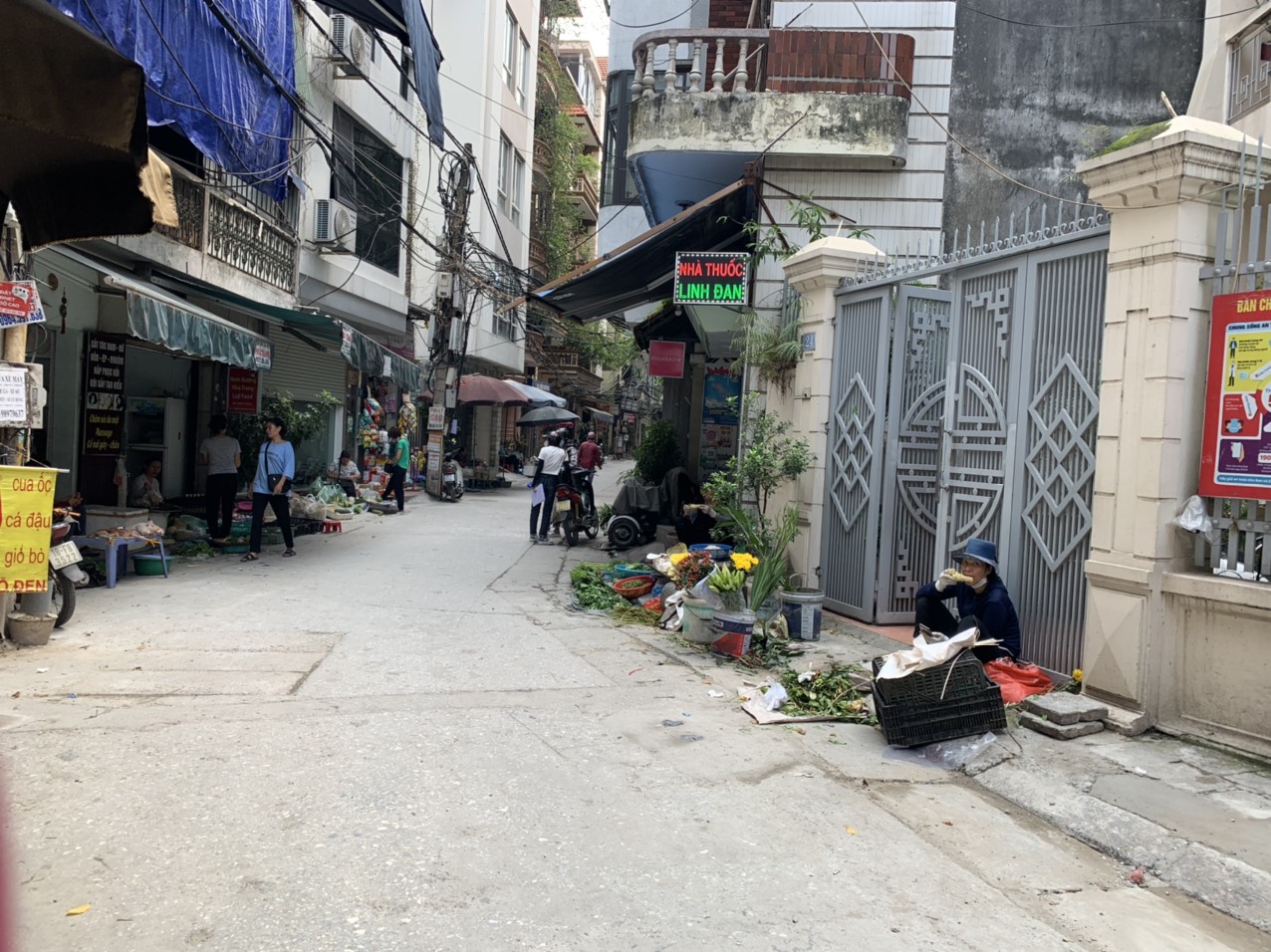 BÁN NHÀ VĂN PHÒNG PHỐ VĂN CAO _ LÔ GÓC _ 3 TẦNG ĐANG CHO THUÊ _ GIÁ BÁN 3.5 TỶ LIÊN HỆ E HƯƠNG 0911104018