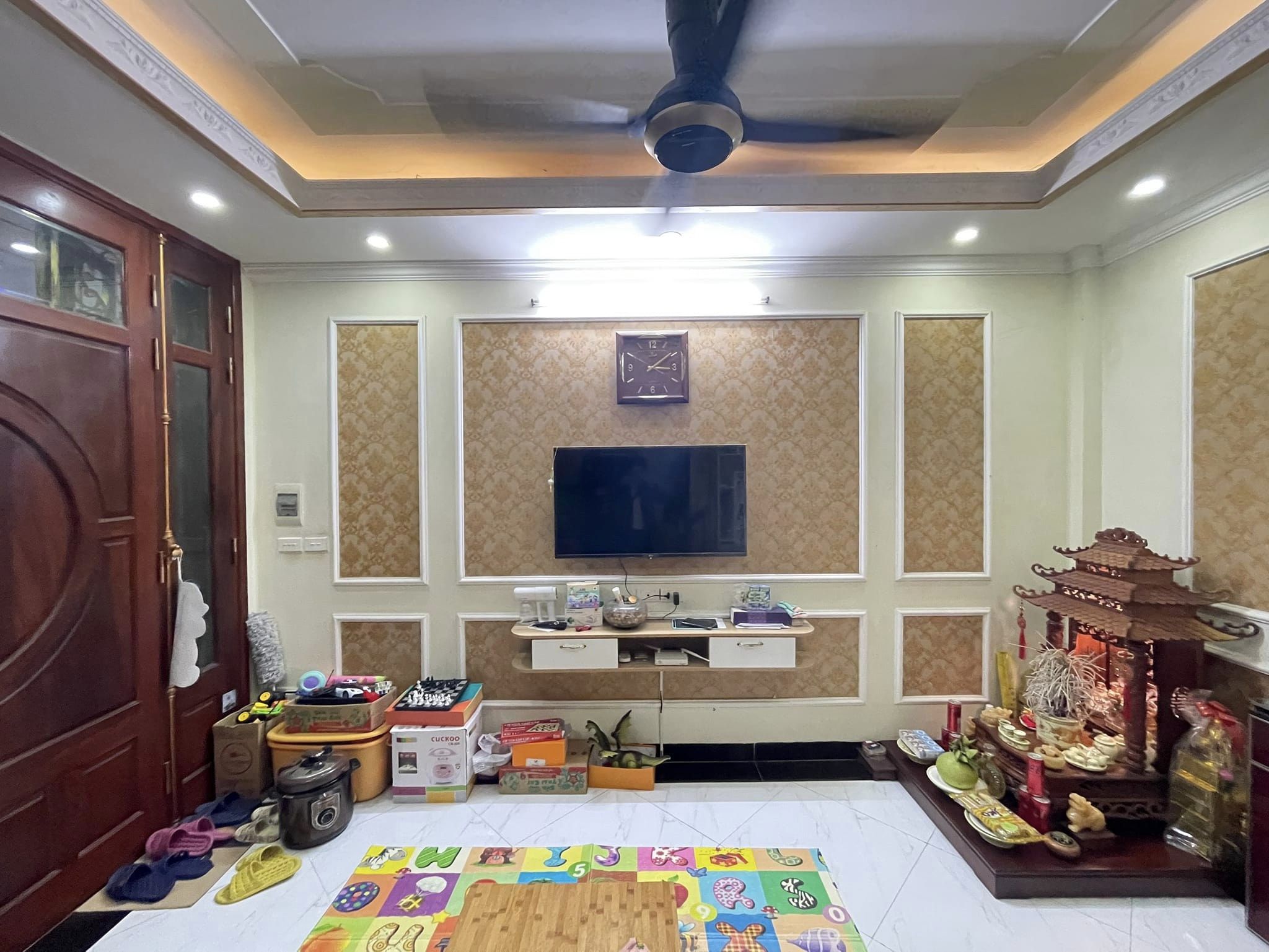 NHÀ ĐẸP PHỐ HOÀNG MAI-HOÀNG MAI-VÀO Ở NGAY-41M2-5T-GIÁ CHỈ 3.9 TỶ. LH:E.Định: