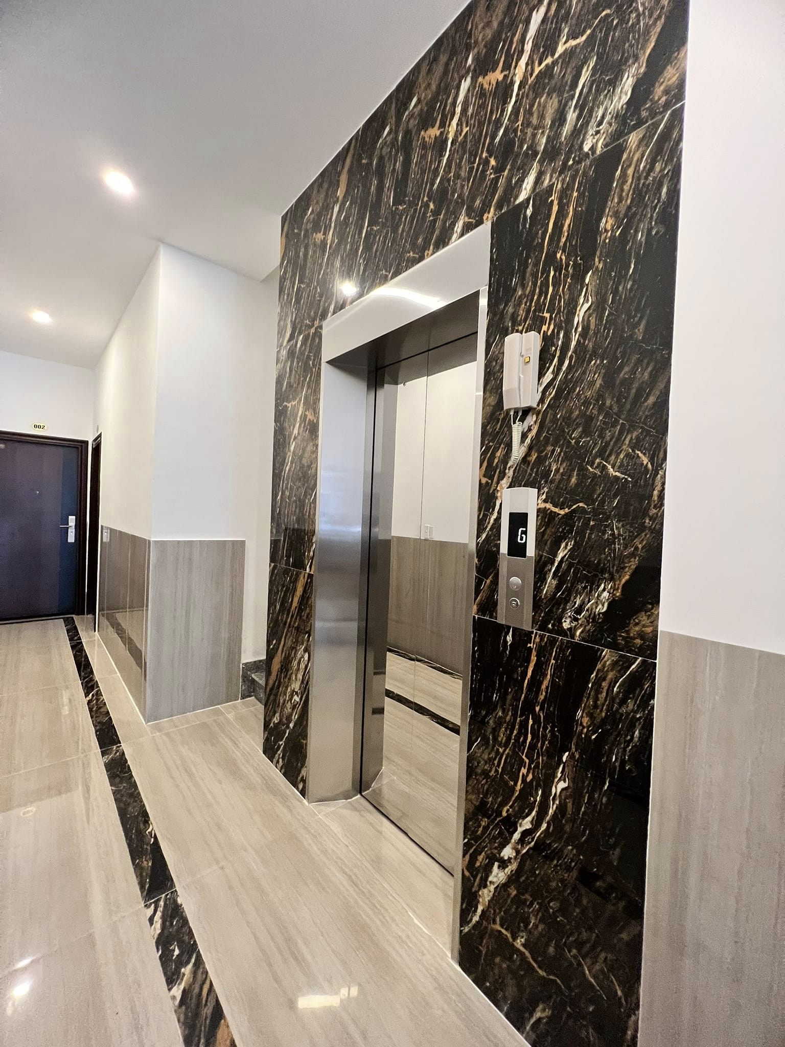 KHÁCH SẠN 20 ROOM DOANH THU KHỦNG 250TR/ THÁNG TRUNG TÂM QUẬN 9 CẦN BÁN NHỈNH 17 TỶ