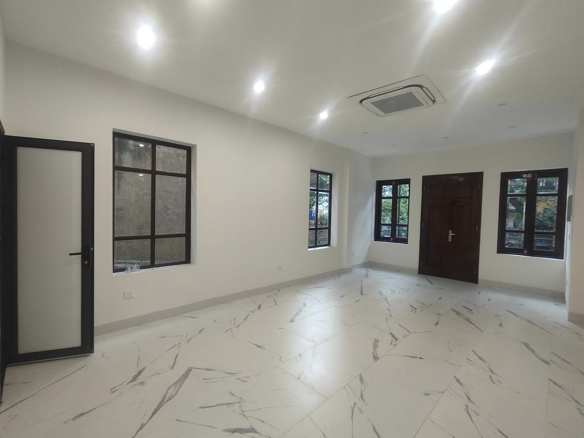BÁN NHÀ MẶT NGÕ 38 YÊN LÃNG, DIỆN TÍCH 110M, MẶT TIỀN 6M, 5 TẦNG. GIÁ CHỈ 21 TỶ