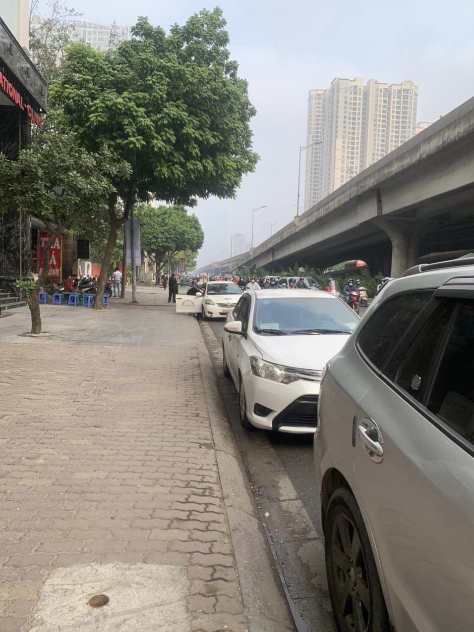 Bán nhà mặt phố Khuất Duy Tiến- Thanh xuân .Kinh doanh sầm uất