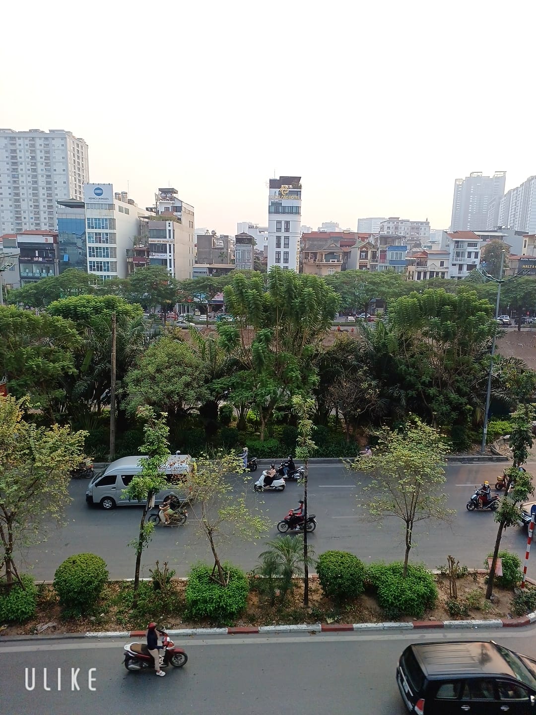 Mặt phố đường Láng, Đống Đa, KD bất chấp, Vỉa hè, 2 thoáng, ĐT 55m2, MT 4m, 12.5 tỷ