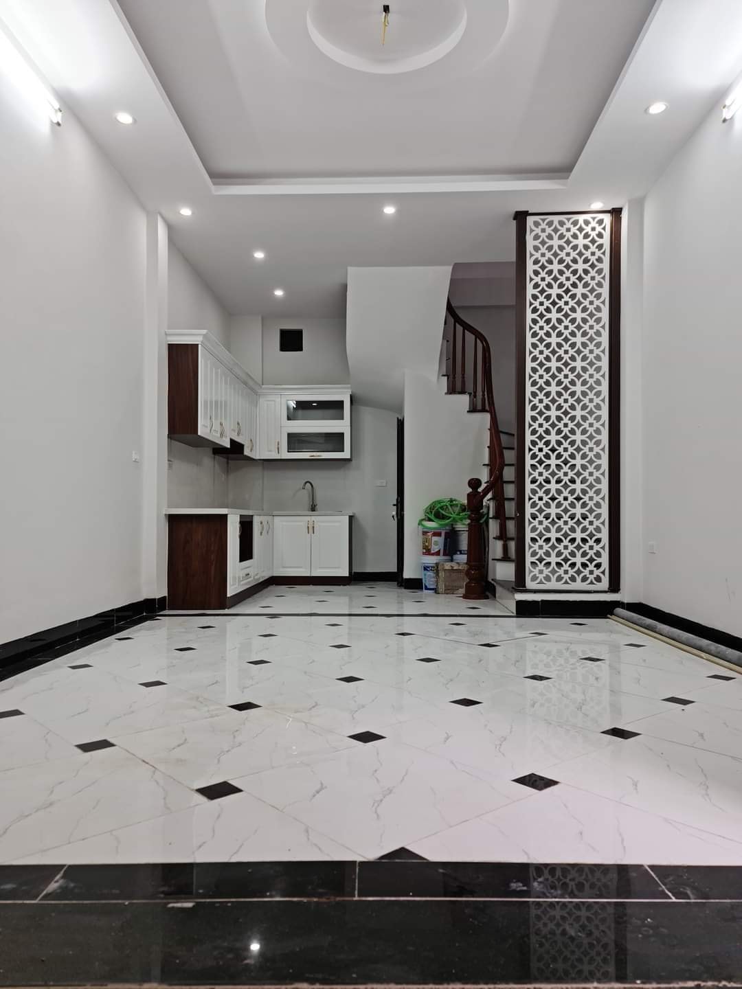 BÁN NHÀ ĐƯỜNG CHÂN CẦM, HOÀN KIẾM DIỆN TÍCH 49M, MẶT TIỀN 3,8M, 4 TẦNG. GIÁ CHỈ 9,5 TỶ