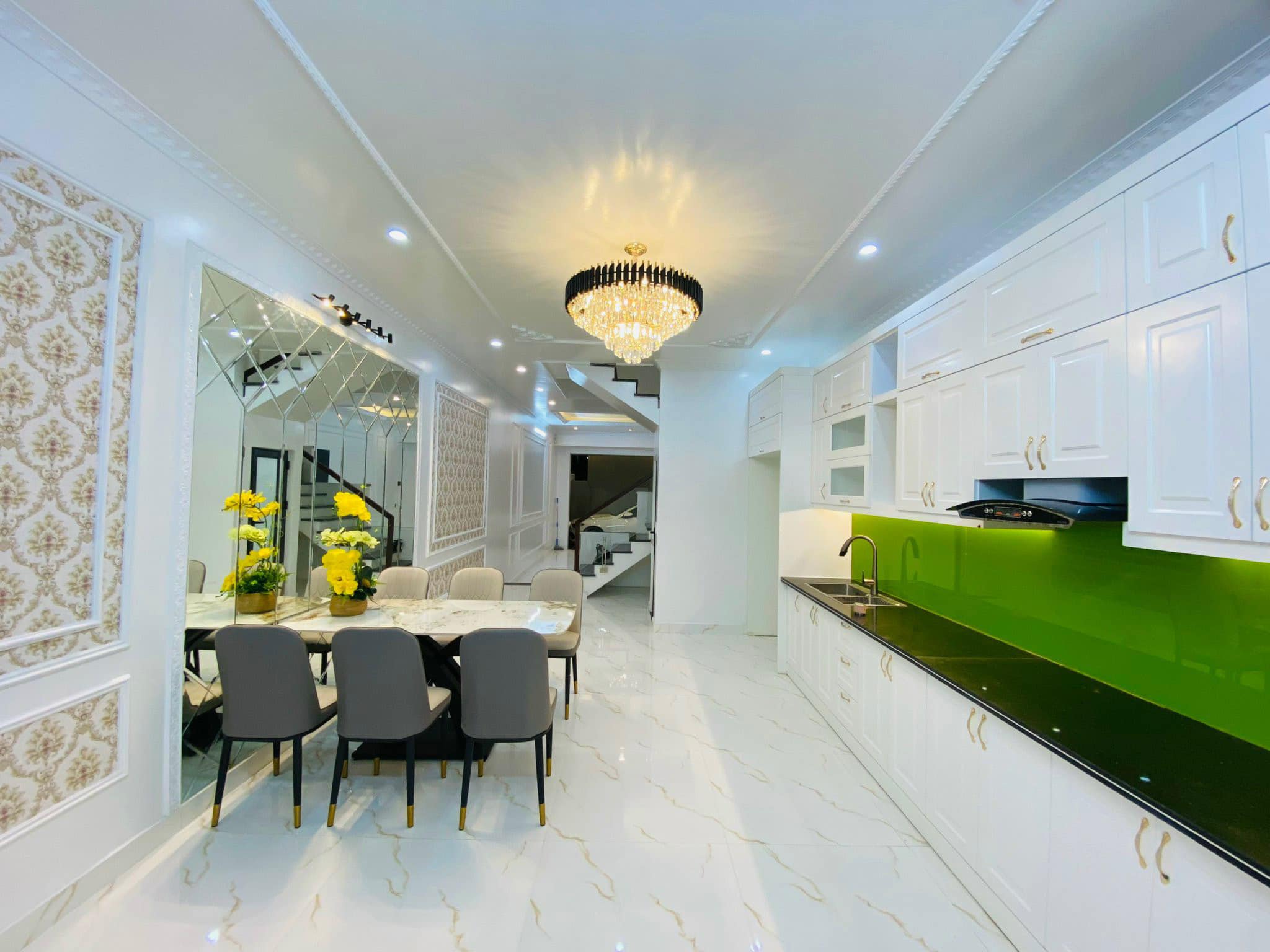 NHÀ MẶT NGÕ - CÁCH PHỐ 50M - KHU VỰC TT QUẬN - GẦN CHỢ - TIỆN ÍCH BẠT NGÀN.