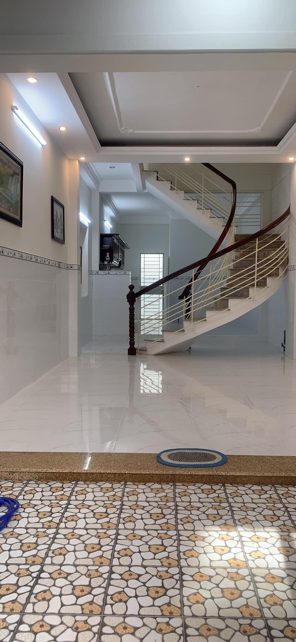 Bán nhà Hoàng Hoa Thám Quận Bình Thạnh. DT 63m2. Giá chỉ 8.6 Tỷ