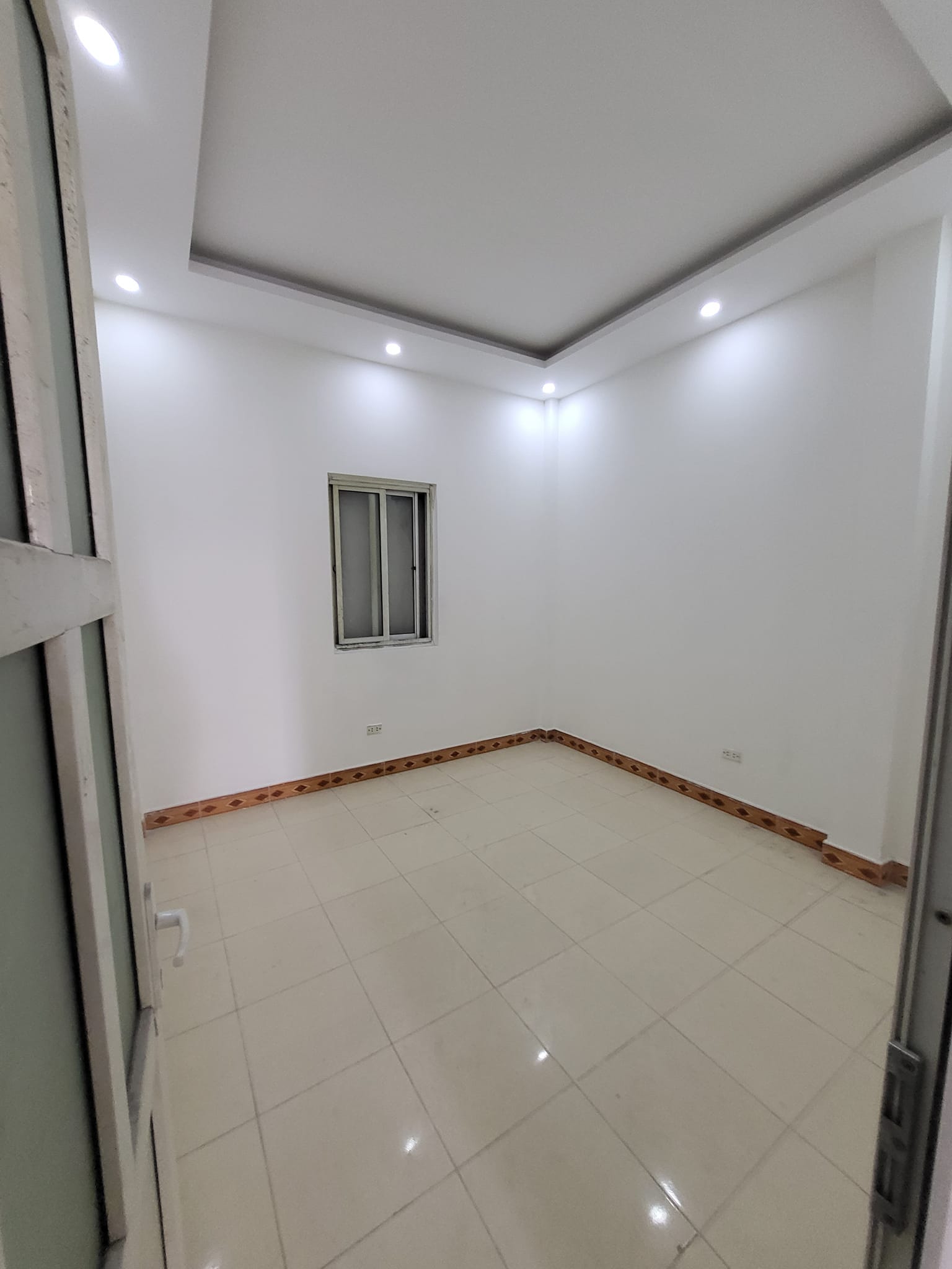 Nhỉnh 6 tỷ nhà đẹp, gara ô tô, kinh doanh phố Lê Trọng Tấn- Thanh Xuân