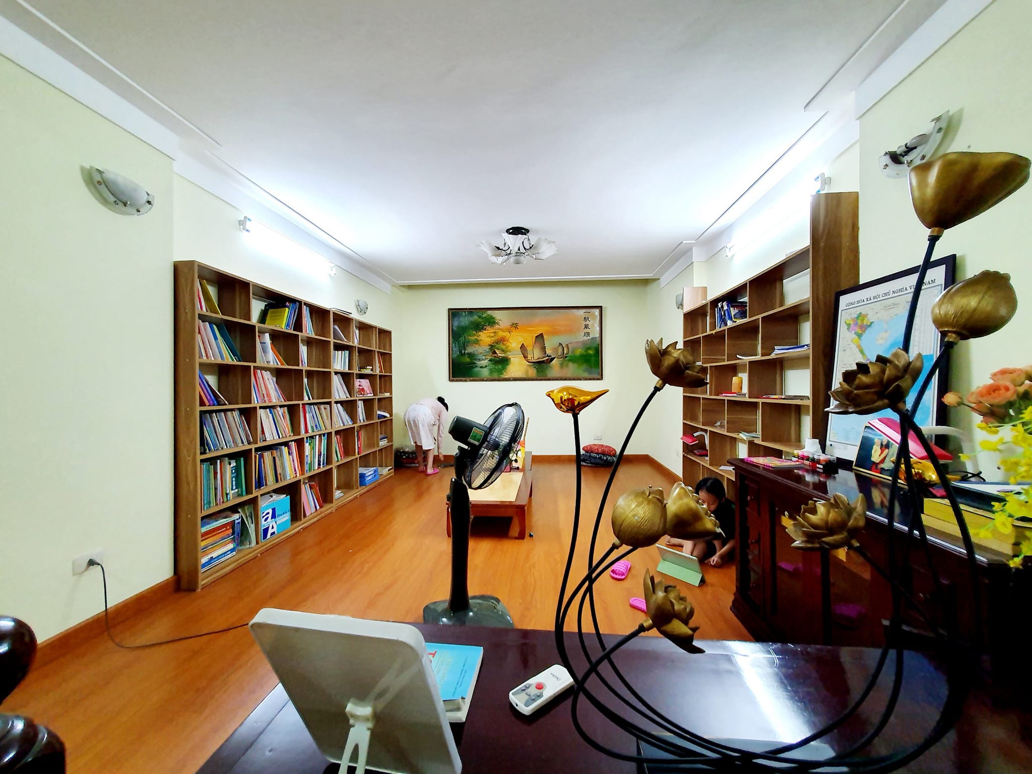 Bán nhà nguyễn khang-cầu giấy-Dt : 45mx3 tầngxMT 6m-Giá 4,65 tỷ