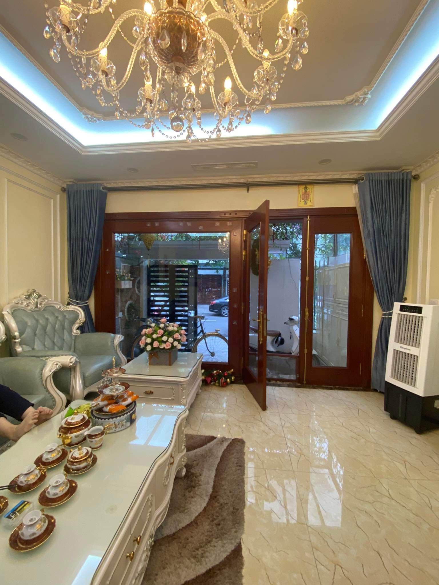 Bán nhà Võ Thị Sáu, Hai Bà Trưng, phân lô ôtô, kinh doanh đỉnh, gara 70m2x4T, MT 4.7m, chỉ 10tỷ