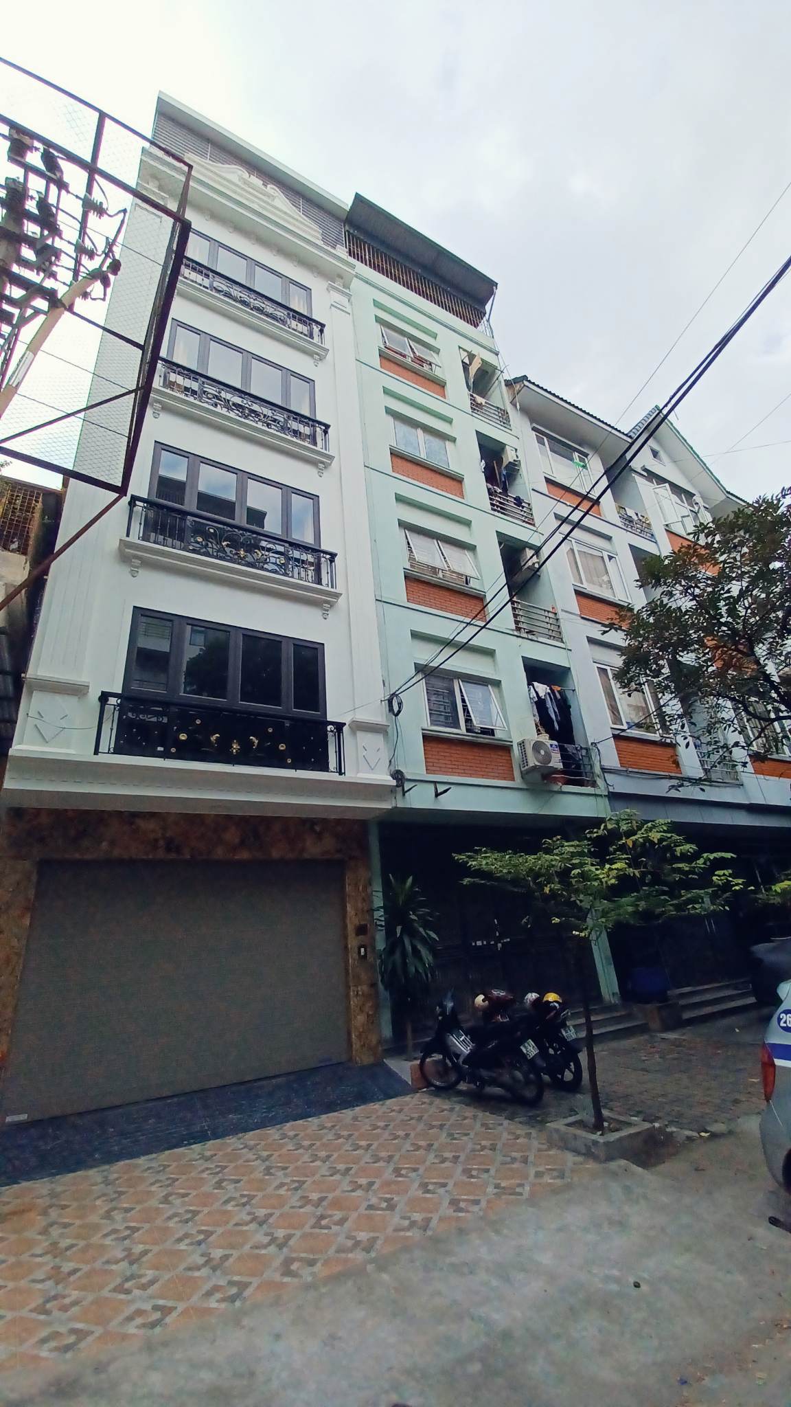 Bán nhà gần ngõ 304 Cầu Giấy, Hà Nội, oto đỗ cửa, DT: 50m2 x 5tầng, KINH DOANH sầm uất. Nhỉnh 12 tỷ