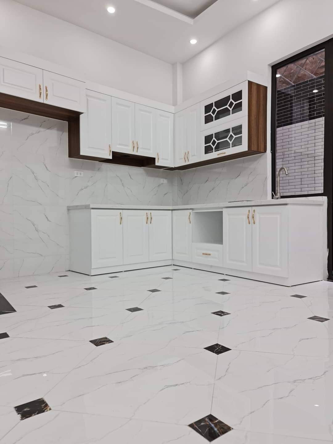 BÁN NHÀ NGÕ 290 KIM MÃ QUẬN BA ĐÌNH DIỆN TÍCH 44M MẶT TIỀN 4,7M 5 TẦNG .GIÁ NHỈNH 10 TỶ
