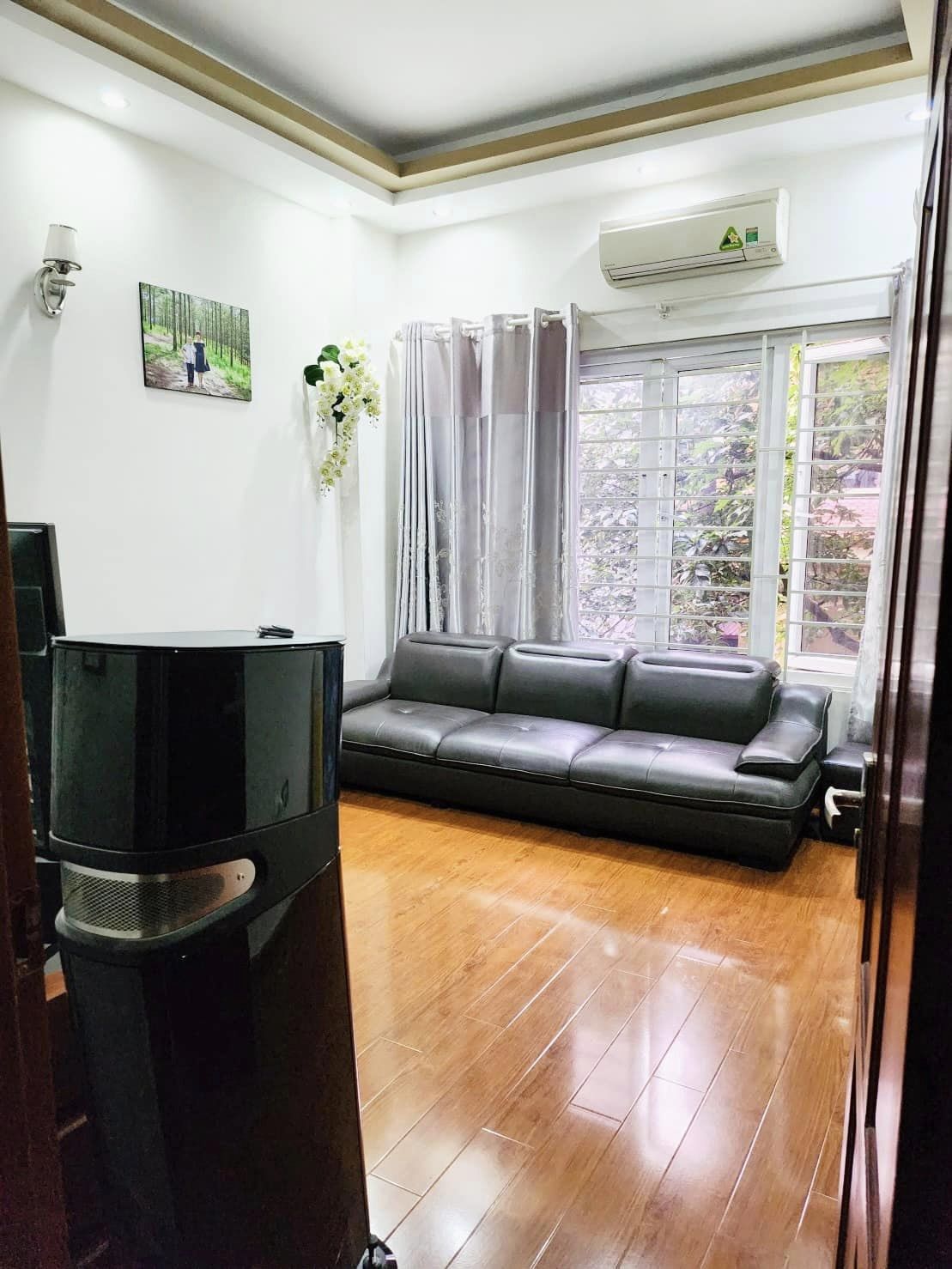 BÁN NHÀ NGUYỄN KHÁNH TOÀN 6.75 TỶ 40M2 5T -OTO ĐỖ-NGÕ RỘNG-KINH DOANH ĐỈNH-DÂN TRÍ CAO