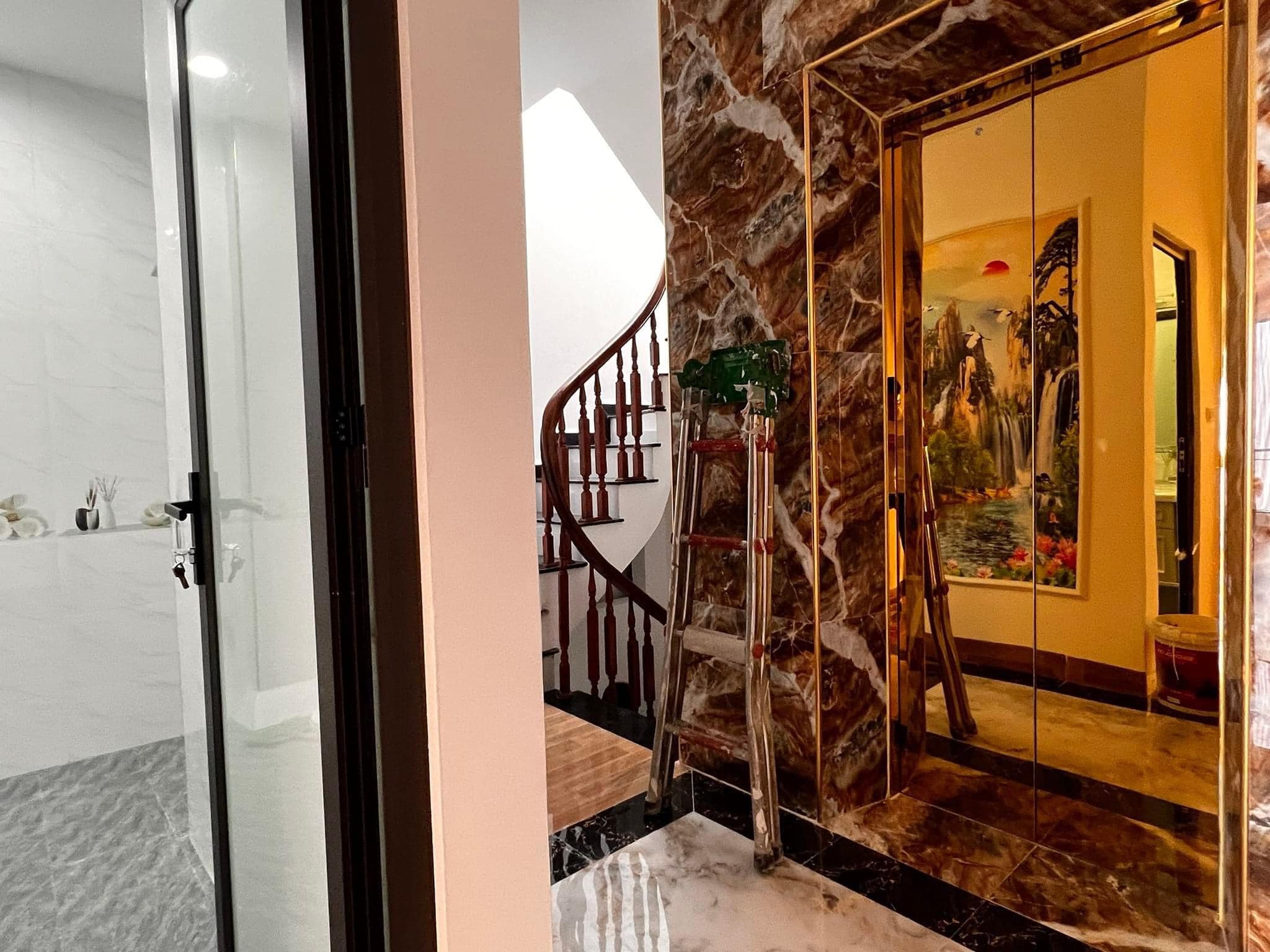 Bán nhà Đào Tấn, Ba Đình - 8.5 tỷ - 47m2 7 tầng MT 4.2m - thang máy, ngõ rộng thoáng, ô tô