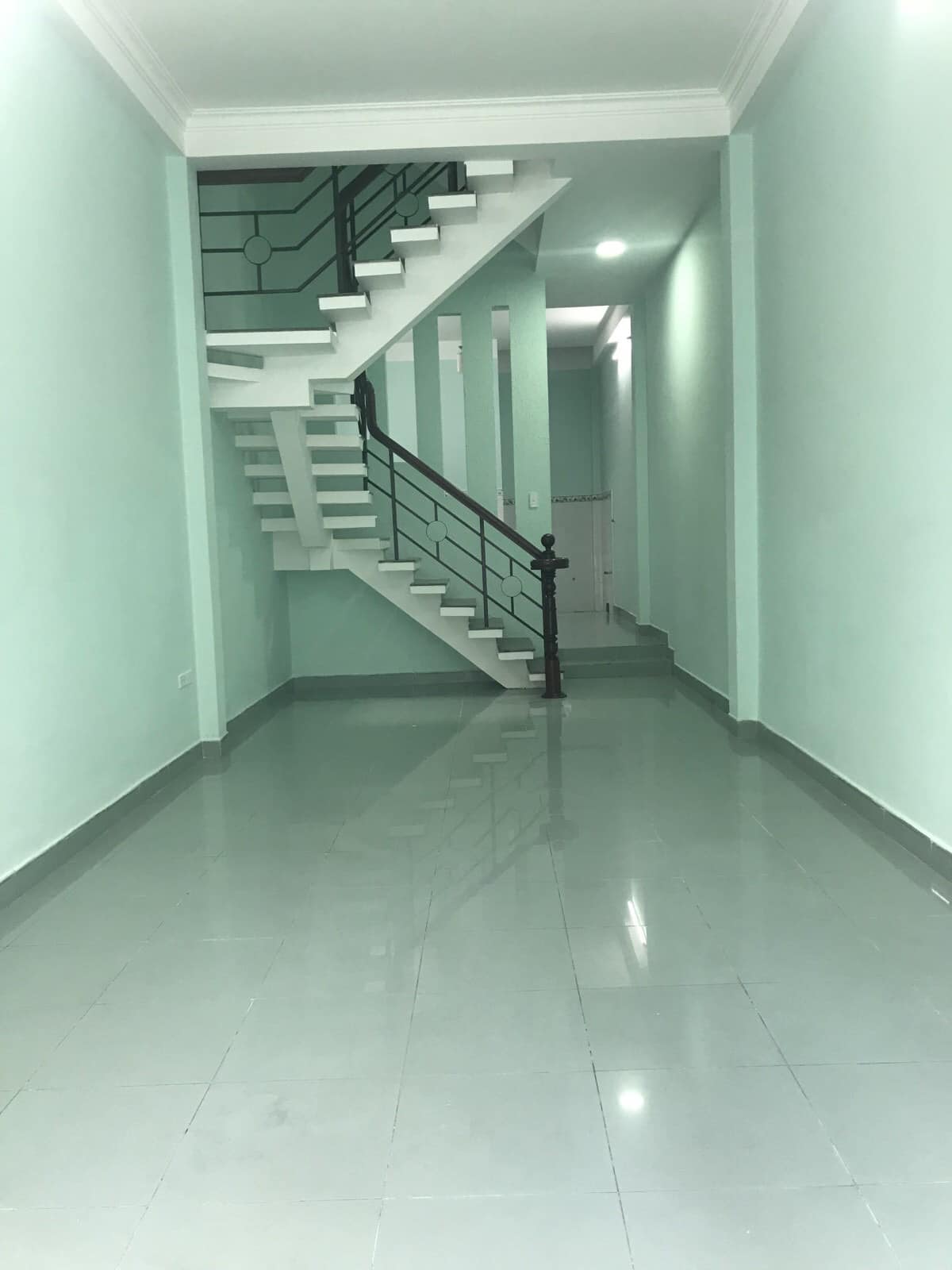 BÁN NHÀ QUẬN 10 - NGAY SÂN VẬN ĐỘNG THỐNG NHẤT .NHÀ ĐẸP 4 TẦNG BTCT .