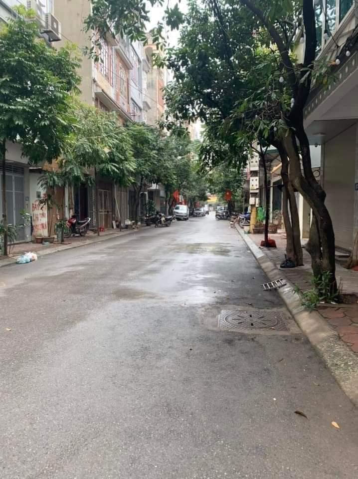 Bán nhà Văn quán 35mx5T,Mặt tiền 6m.Phân lô,Ô tô vào nhà,Kinh doanh tốt chỉ 6,5 tỷ