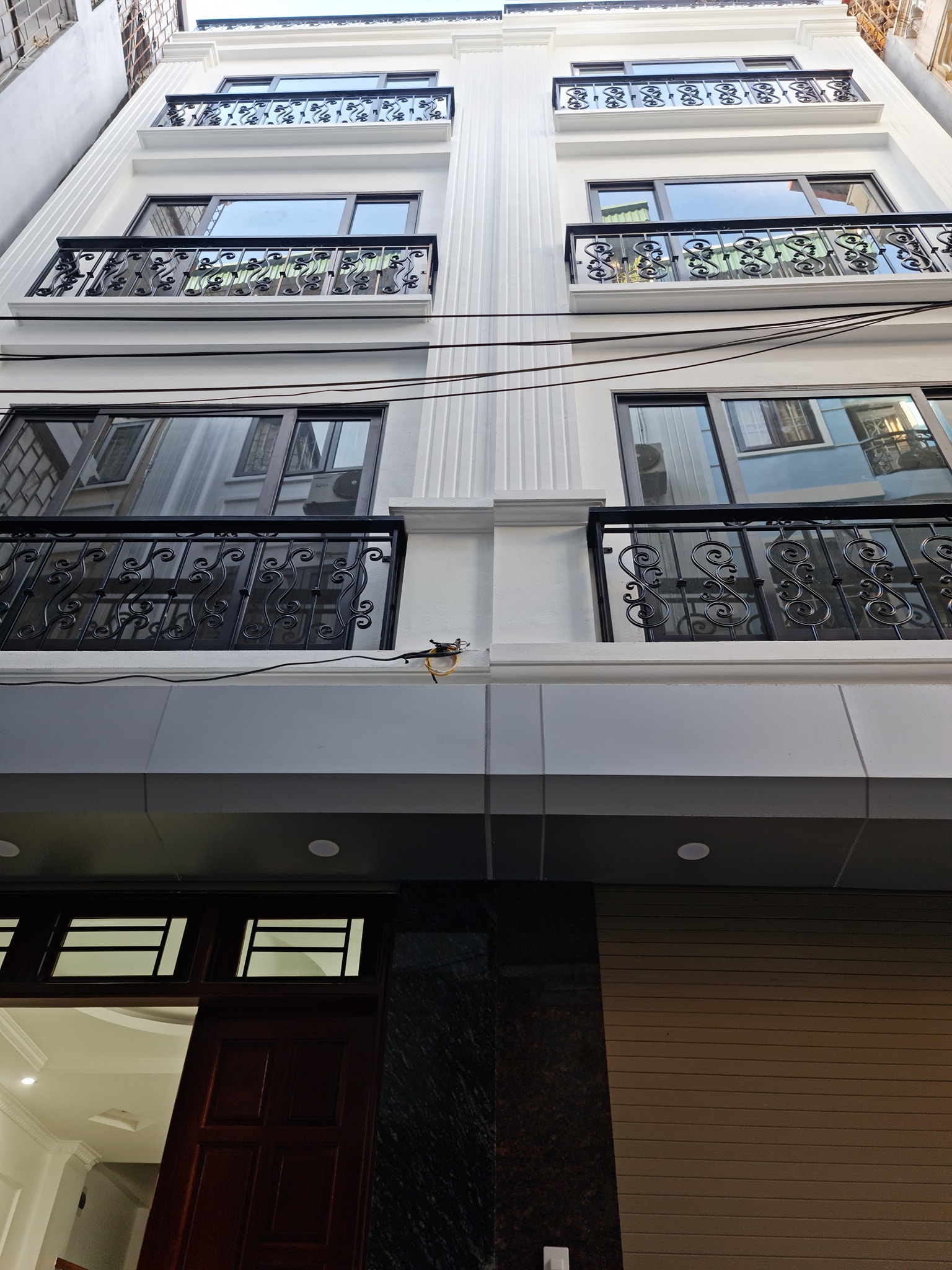 BÁN NHÀ PHỐ LẠC NGHIỆP QUẬN HAI BÀ TRƯNG DIỆN TÍCH 38M 5 TẦNG MẶT TIỀN 4,3M. GIÁ CHỈ 5 TỶ.