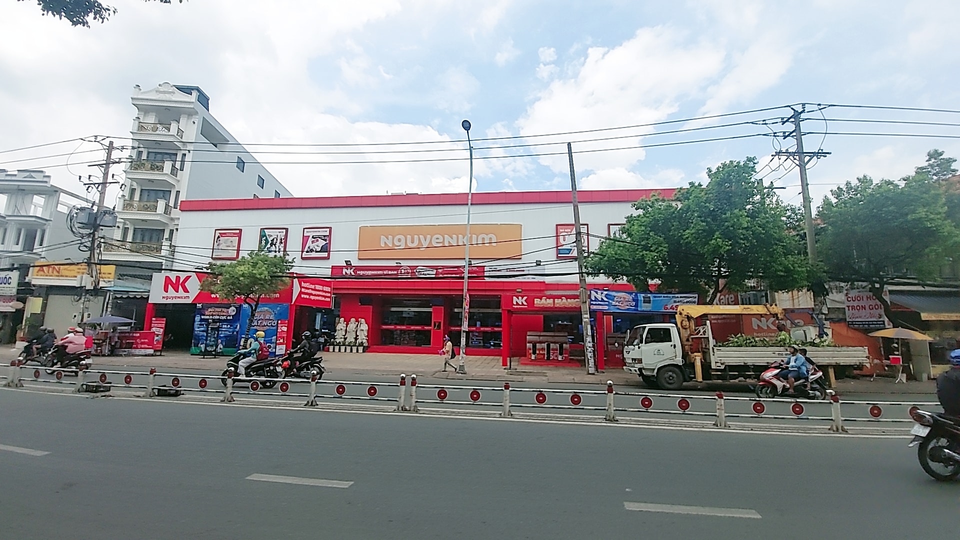 NGỘP -GẤP BÁN NHÀ MT 15M CÓ LỀ - LÊ VĂN QUỚI - 4M X 25M CHỈ 7 TỶ 8X