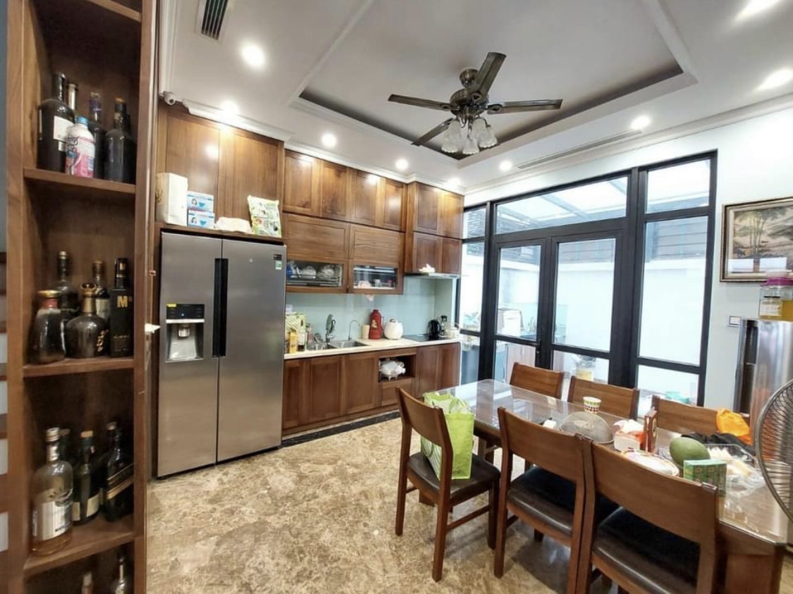 BÁN NHÀ NGÕ 515 HOÀNG HOA THÁM, BA ĐÌNH, 65M2, 2 THOÁNG, TẶNG FULL NỘI THẤT XỊN