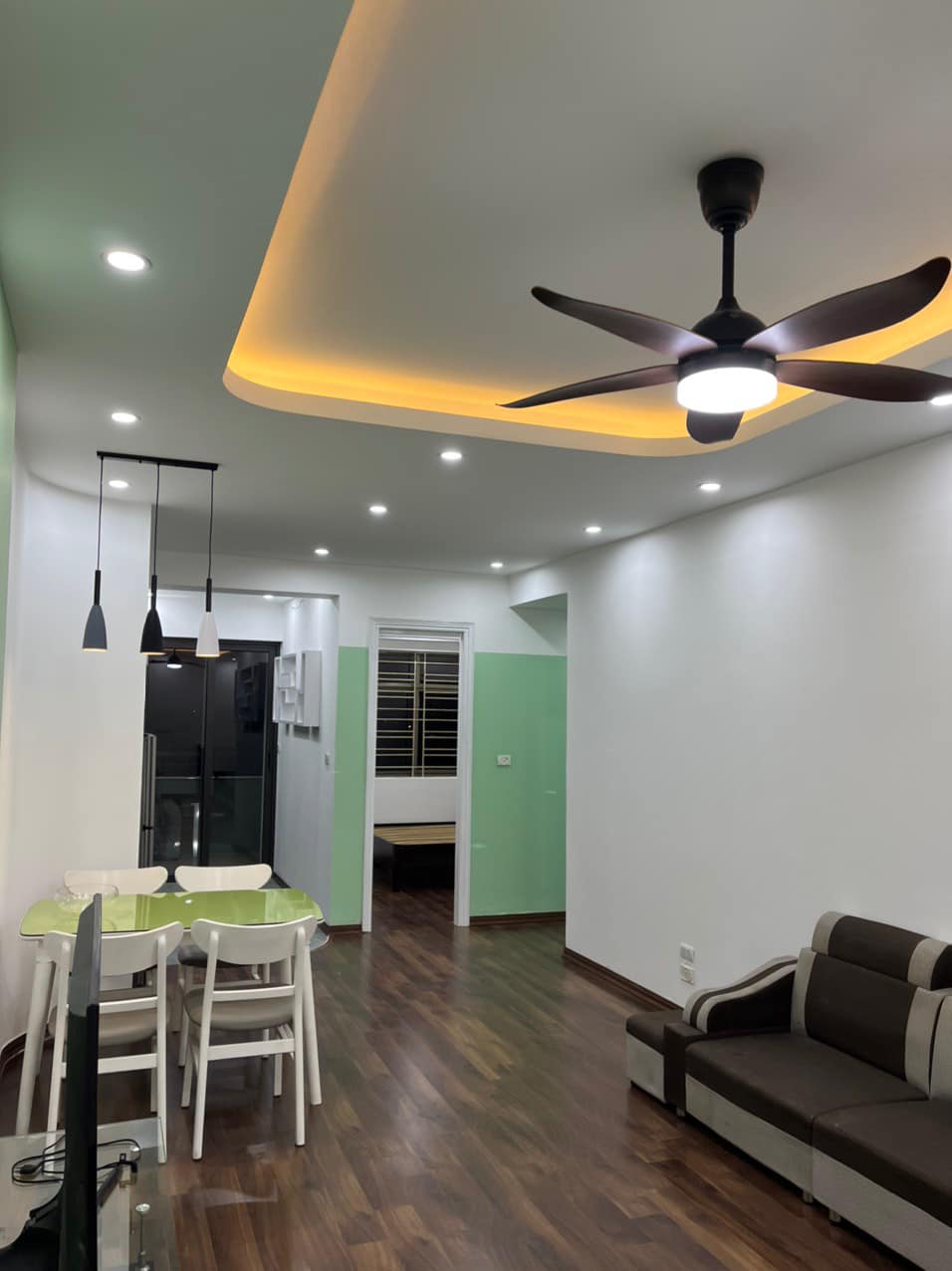 Nhà đẹp long lanh phố Xuân Thủy- Cầu Giấy, ngõ nông, thoáng, nhà mới, ô tô 50m, dt 42m, 4.75 tỷ