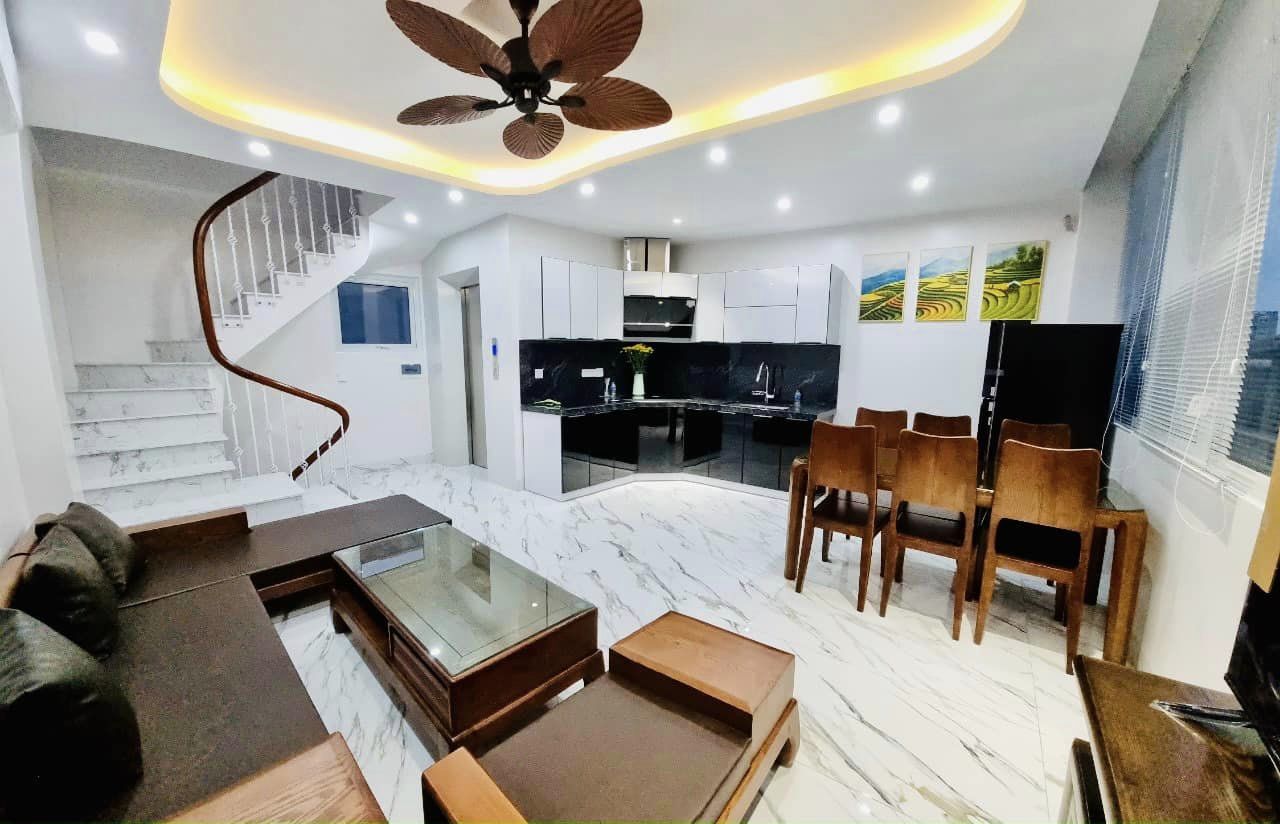 HOT! Phân lô quân đội, bán nhà Hoàng Sâm - Cầu Giấy, 5m ô tô, nhà mới, thoáng, dt 35m, 5 tỷ