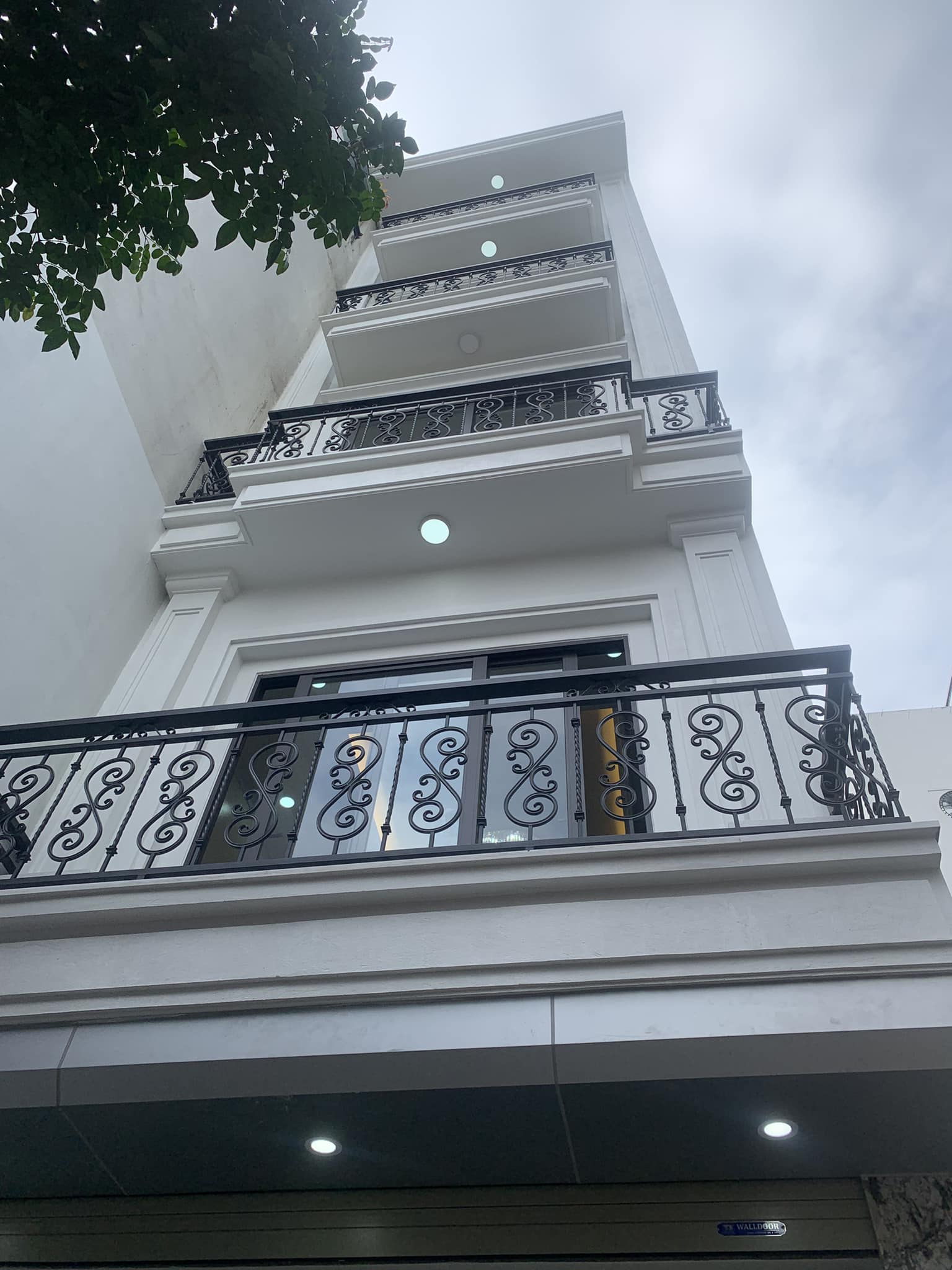 NHỈNH 12 TỶ - NHÀ ĐẸP ĐÓN TẾT - PHỐ ÁI MỘ - PHÂN LÔ VIP - NGÕ THÔNG - 6 TẦNG - THANG MÁY