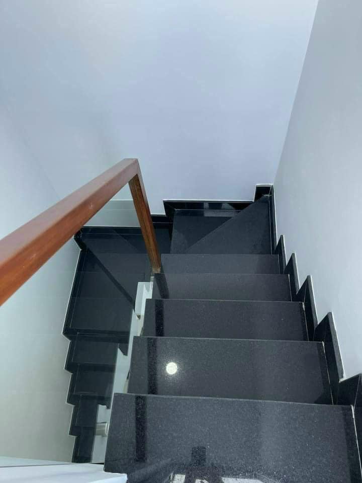 BÁN NHÀ HẼM XE HƠI TRÁNH HUỲNH MẪN ĐẠT- QUẬN 5 - NHÀ MỚI 3 TẦNG CỰC ĐẸP CHỈ NHỈNH 7 TỶ