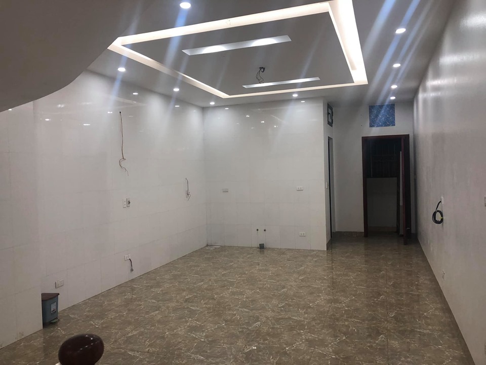 Cho thuê nhà tại Cổ Linh, phù hợp làm văn phòng và ở, đường xá rộng rãi thoáng.