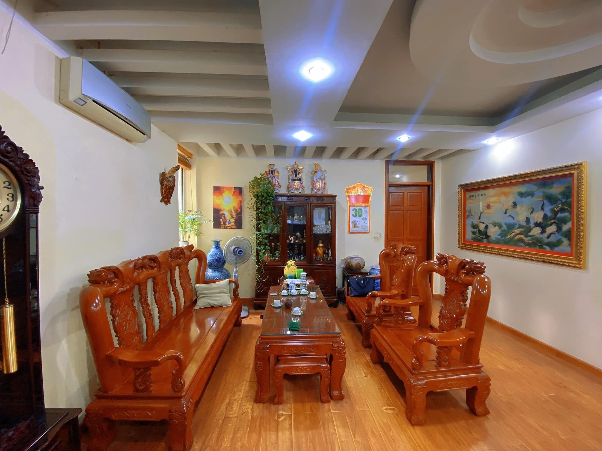 BÁN NHÀ NGÕ 36 GIANG VĂN MINH, PHƯỜNG KIM MÃ, BA ĐÌNH, GẦN PHỐ, 10M RA Ô TÔ, TẶNG FULL NỘI THẤT, CHỈ HƠN 5 TỶ