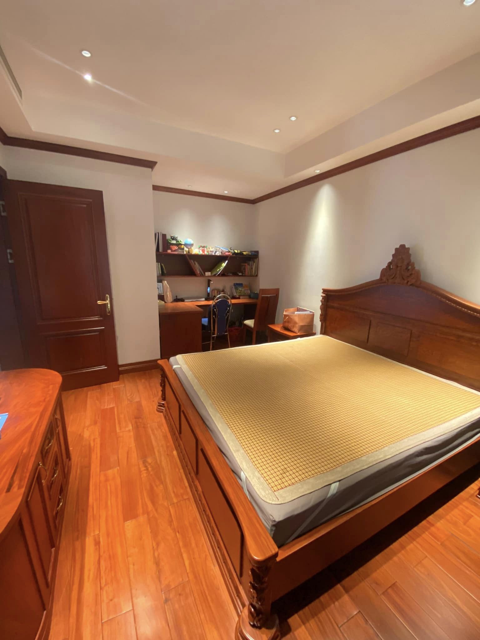 BÁN NHÀ NGÕ 515 HOÀNG HOA THÁM,BA ĐÌNH, 75M2, NHÀ MỚI, FULL NỘI THẤT, CHỈ HƠN 8 TỶ