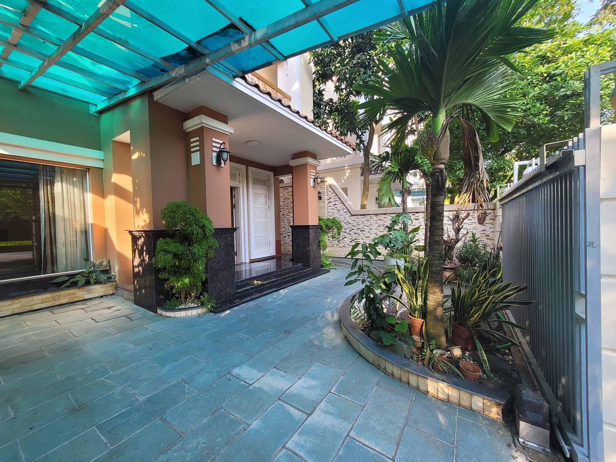 Biệt thự Nguyễn văn Huyên Xuân La Tây Hồ 210m 4 tầng mặt tiền 13m đường nhựa vỉa hè 44 tỷ