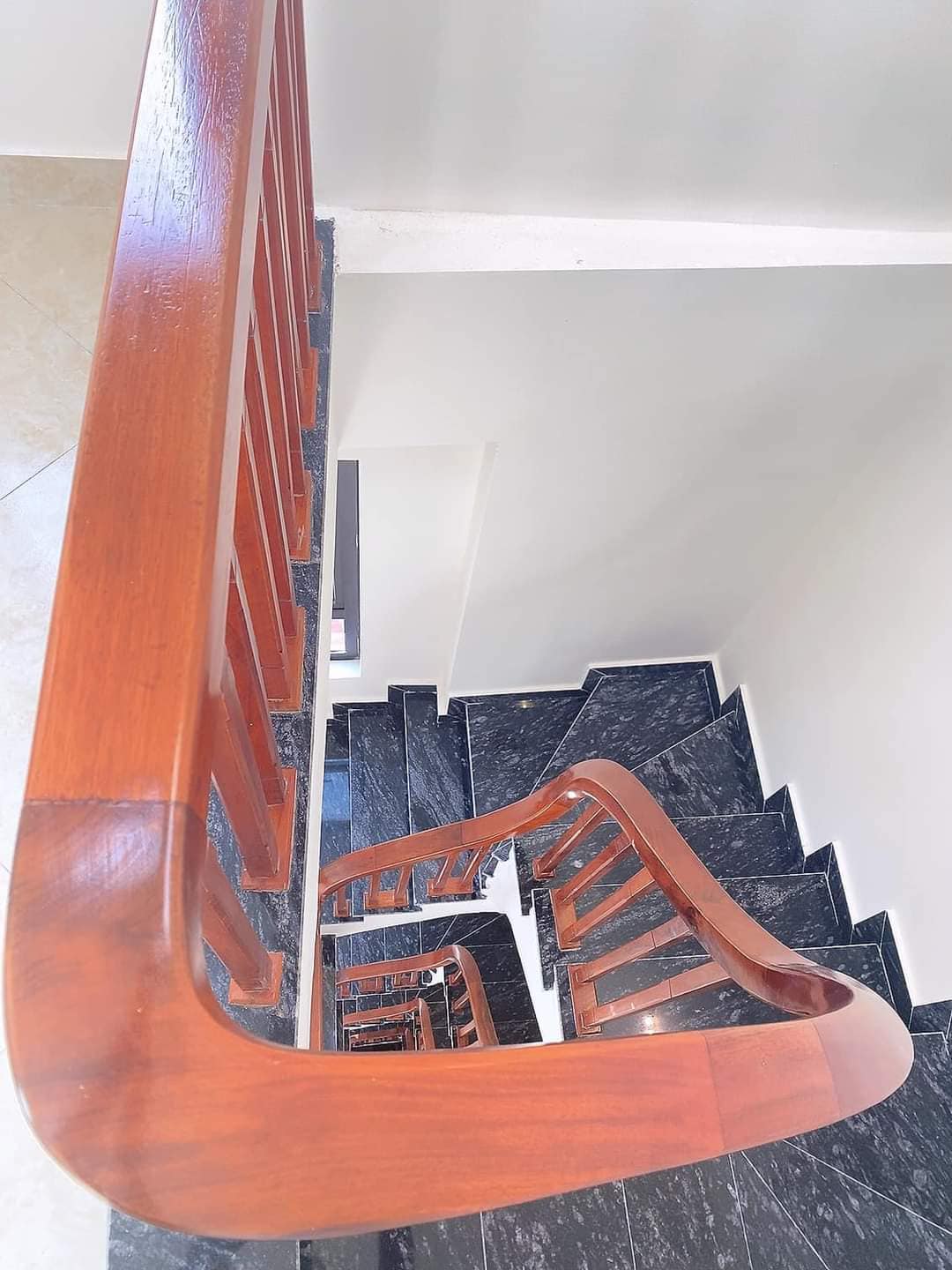 BÁN NHÀ LÁNG HẠ 11.5 TỶ 49M2 6T MT 5M-GARA-THANG MÁY- SIÊU ĐẸP- DÂN TRÍ CAO