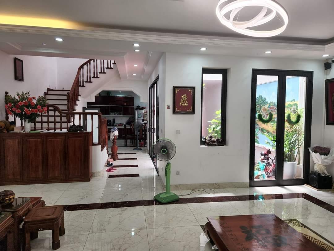 BÁN NHÀ QUAN , TRUNG TÂM THANH XUÂN, 6 NGỦ ĐẸP, VIEW SÂN CHƠI, 43M2, NHỈNH 3 TỶ.