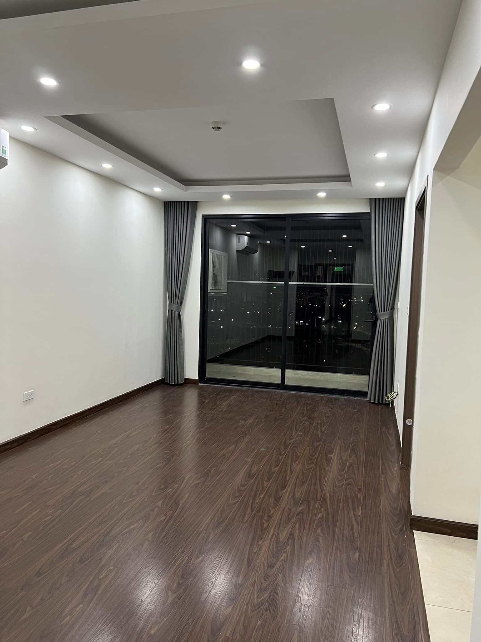 O971O85383 Chính chủ bán CC Bea sky Nguyễn Xiển, DT 70m2, Tầng 16, Full NT xịn, nhỉnh 3 tỷ