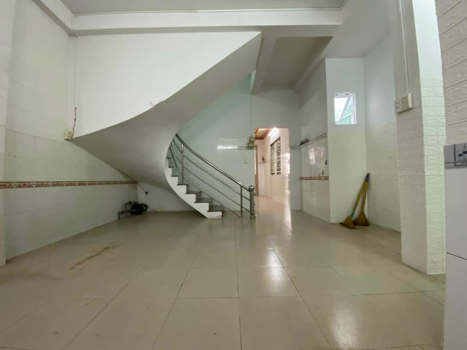 Cho Thuê Nhà Nguyên Căn 68m2 Mặt Tiền Kinh Doanh Hẻm 12tr.th Võ Thị Nhờ Quân 7