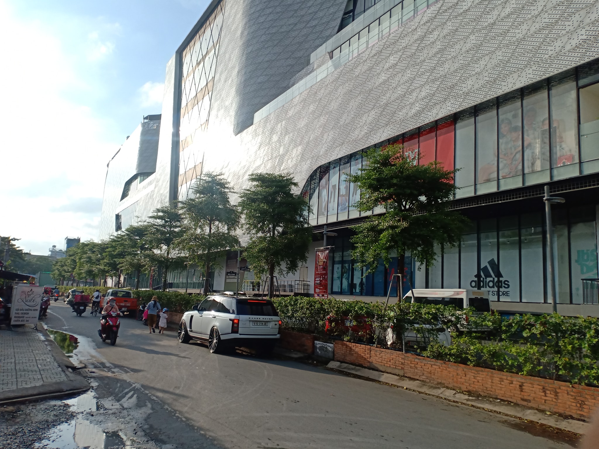 NHÀ 4 TẦNG THIẾT KẾ ĐỘC LẠ, SIÊU ĐẸP KHU VIP GIGA MALL ✍️✍️ NGANG KHỦNG 6M 7 CHỖ VÀO NHÀ NGHĨ