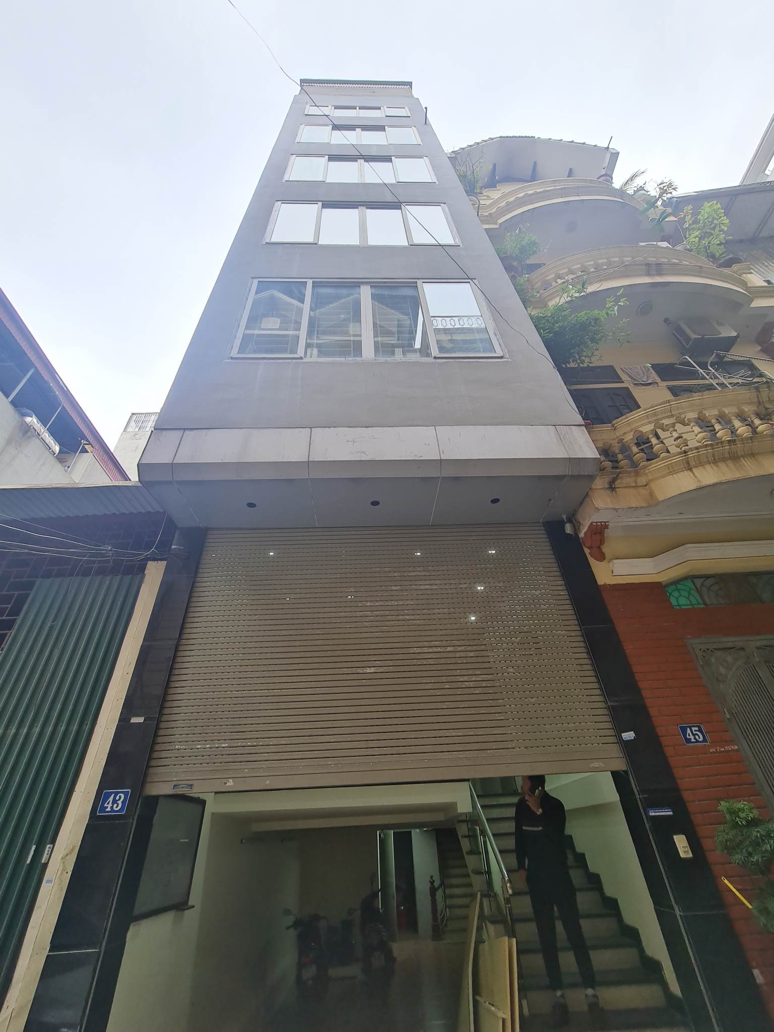 BÁN NHÀ SIÊU PHẨM CÓ 8 TẦNG - PHÂN LÔ - Ô TÔ TRÁNH - THANG MÁY - 2 THOÁNG - KINH DOANH