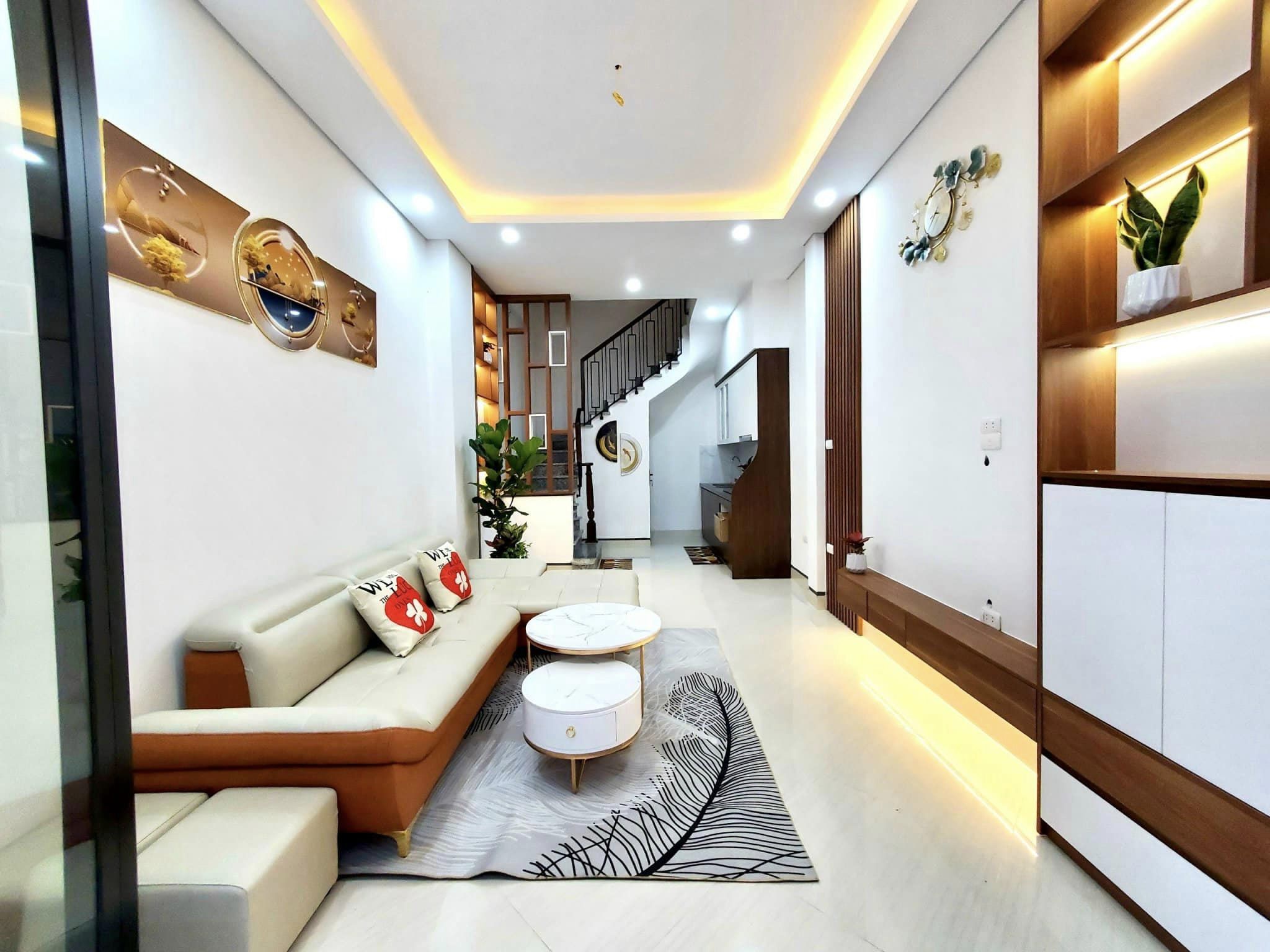 NHÀ ĐẸP ĐÓN TẾT - NGỌC THỤY - FULL NỘI THẤT - Ô TÔ ĐỖ CỬA - 31M X 5 TẦNG - NHỈNH 3 TỶ