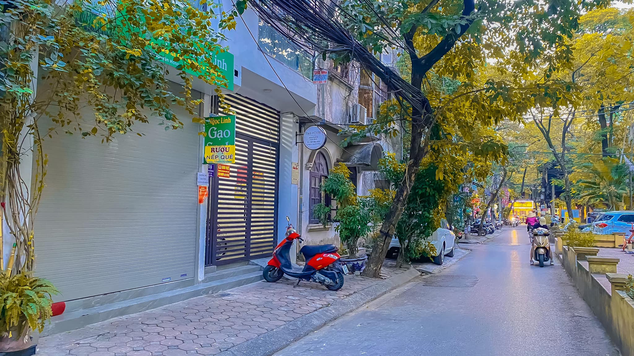 CỰC HIẾM-KHÔNG CÓ CĂN THỨ 2, Bán gấp nhà Phố Nguyên Hồng 45m2, 6T Thang Máy, MT 4.2m - 14.1 Tỷ, Vỉa hè, Ô tô tránh, kinh doanh đỉnh