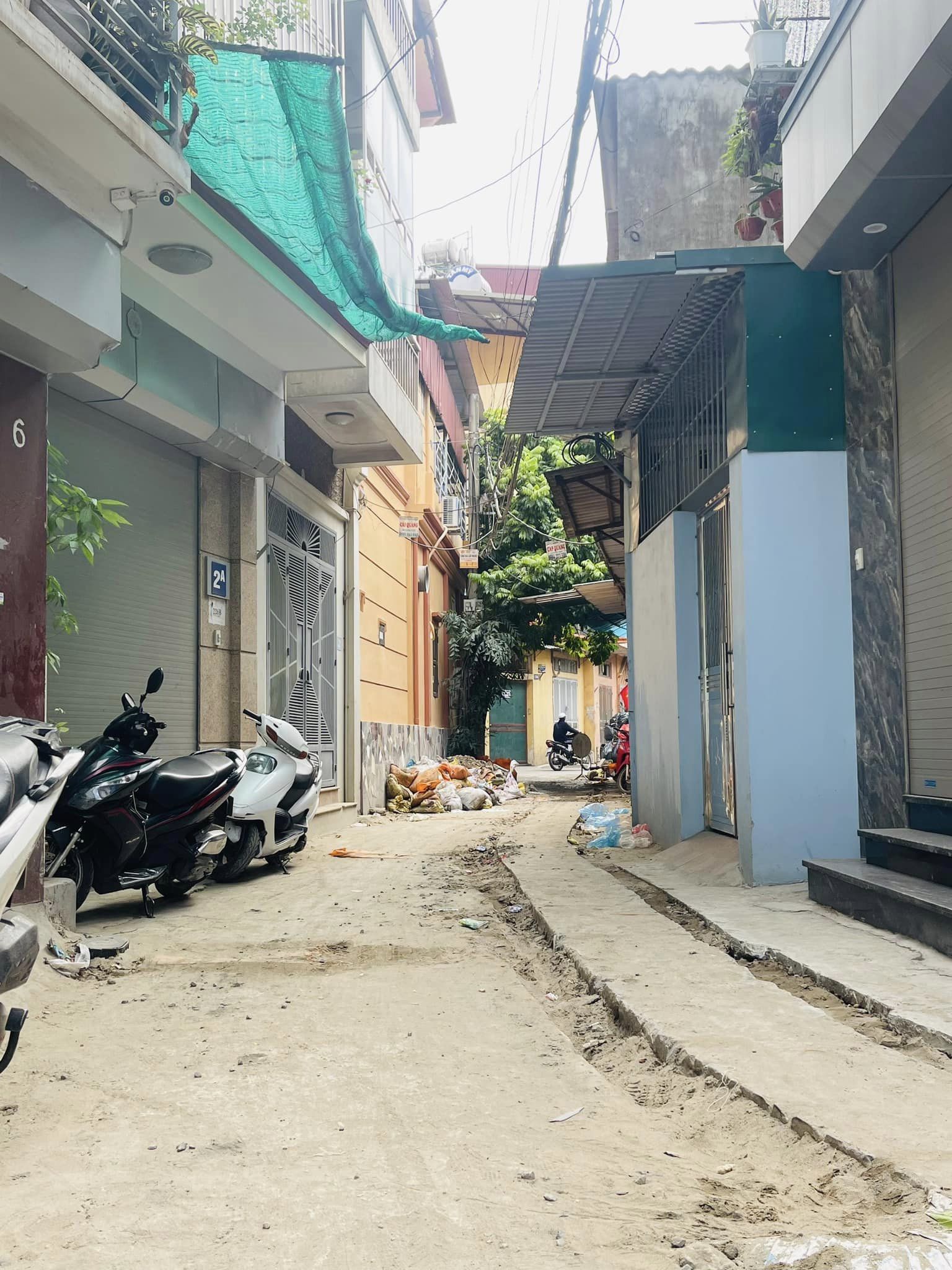 Bán Gấp! Nhà Phố Hoàng Mai 30m 4 tầng oto đỗ cửa giá chỉ hơn 2 tỷ, LH ngay