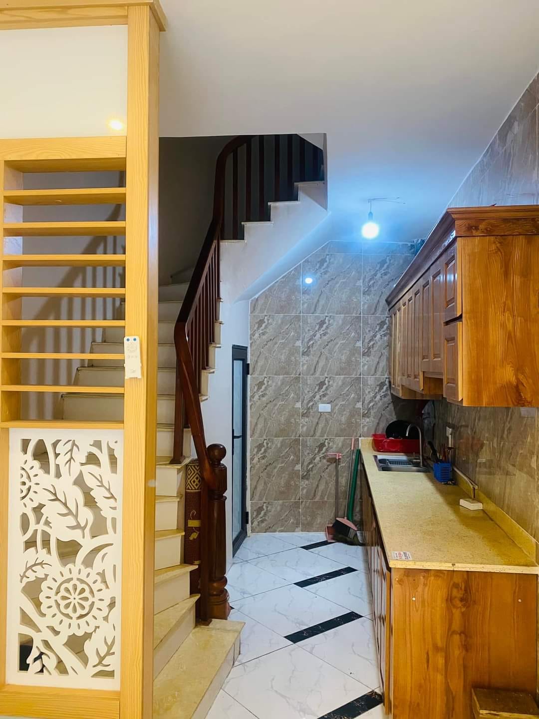 BÁN NHÀ 3.25 TỶ - PHỐ QUAN NHÂN-TT THANH XUÂN - 35M – Ô TÔ ĐỖ CỬA - SỔ ĐỎ VUÔNG ĐÉT.