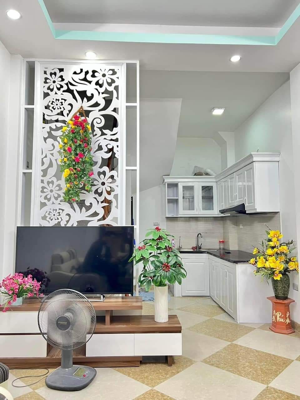 Bán nhà Phố Vĩnh Hưng, Lĩnh Nam, Ô tô, 45m2 x 5 tầng, Giá 3,1 tỷ( ctl)