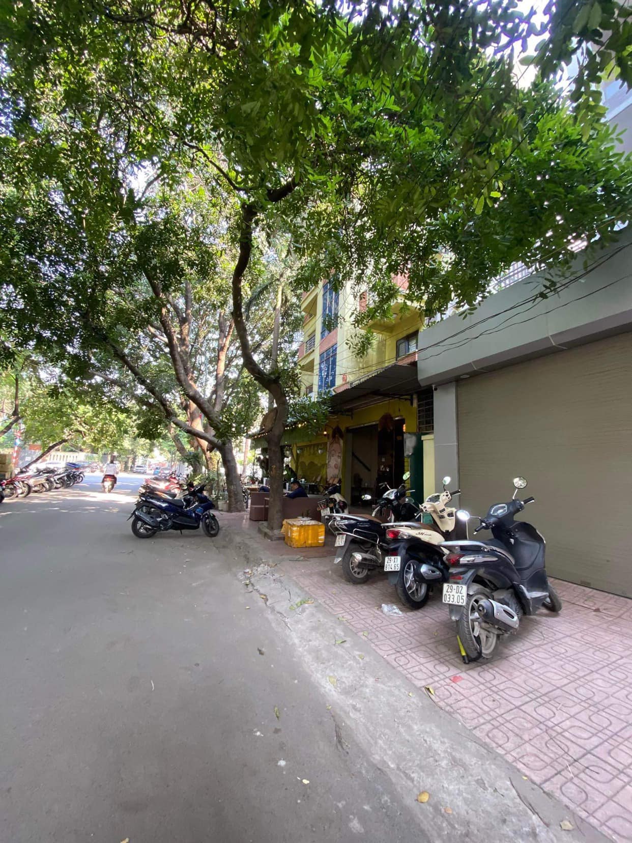 BÁN NHÀ MẶT PHỐ NGUYỄN KHUYẾN KĐT VĂN QUÁN - LÔ GÓC - 2 MẶT PHỐ - THANG MÁY - VỈA HÈ CỰC RỘNG