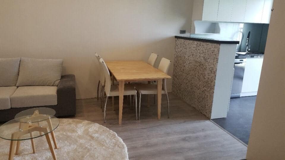 Cho thuê căn hộ Rice City Sông Hồng, nội thất thiết kế kiểu Pháp, sang trọng lịch sự.