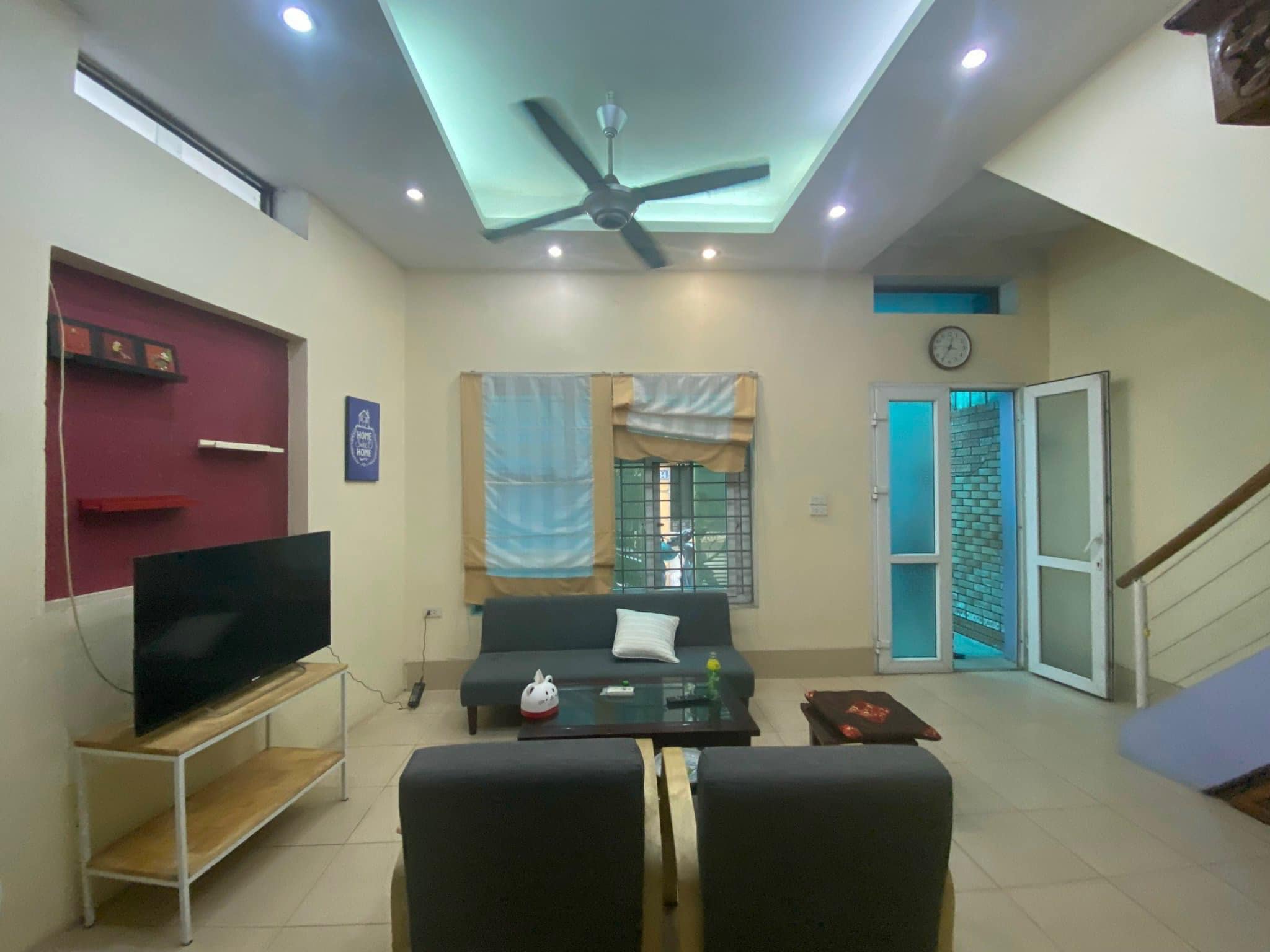 Bán nhà Láng Hạ, Đống Đa, 42m2 x 3 tầng, sổ nở hậu, ngõ thông, an sinh đỉnh, giá 6.6 tỷ