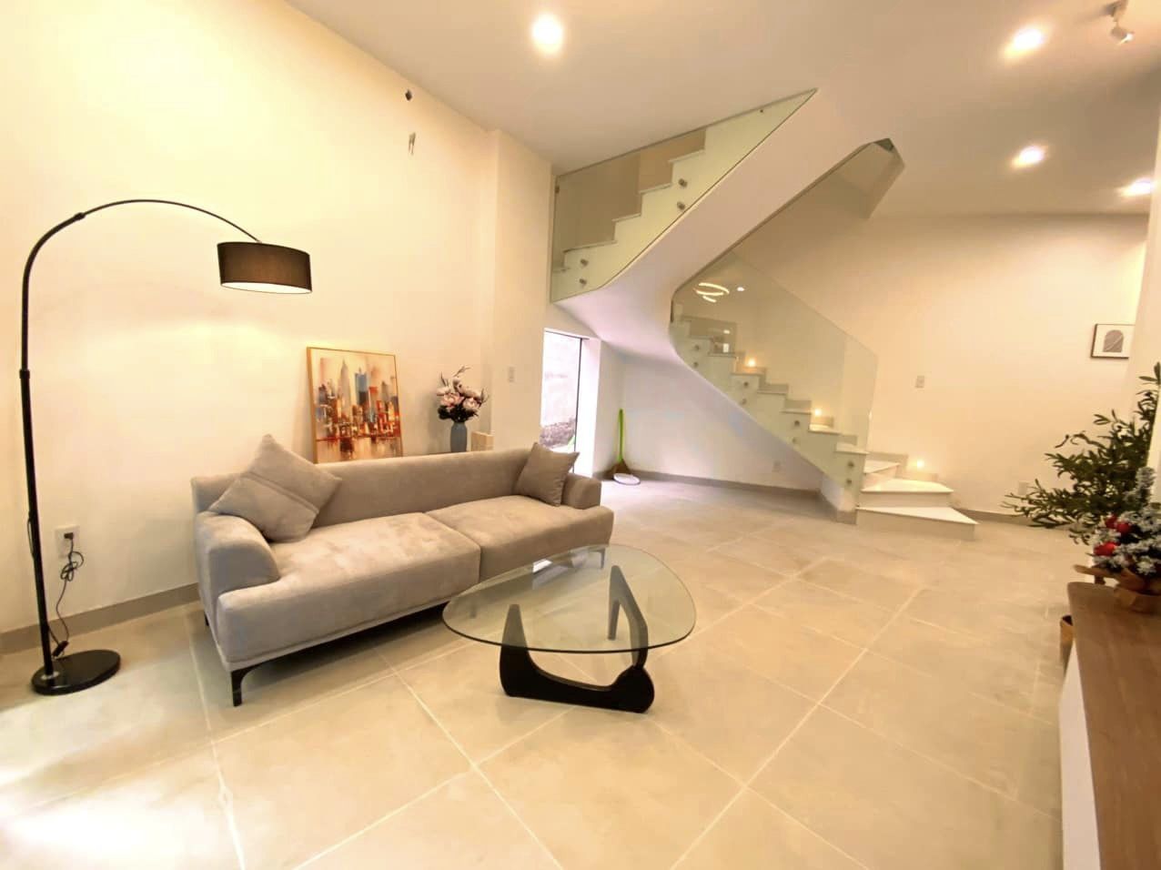 Bán nhà siêu đẹp phố Trích Sài,Lô góc,3 thoáng,full nội thất,45m2x4T,giá 5.95 tỷ .