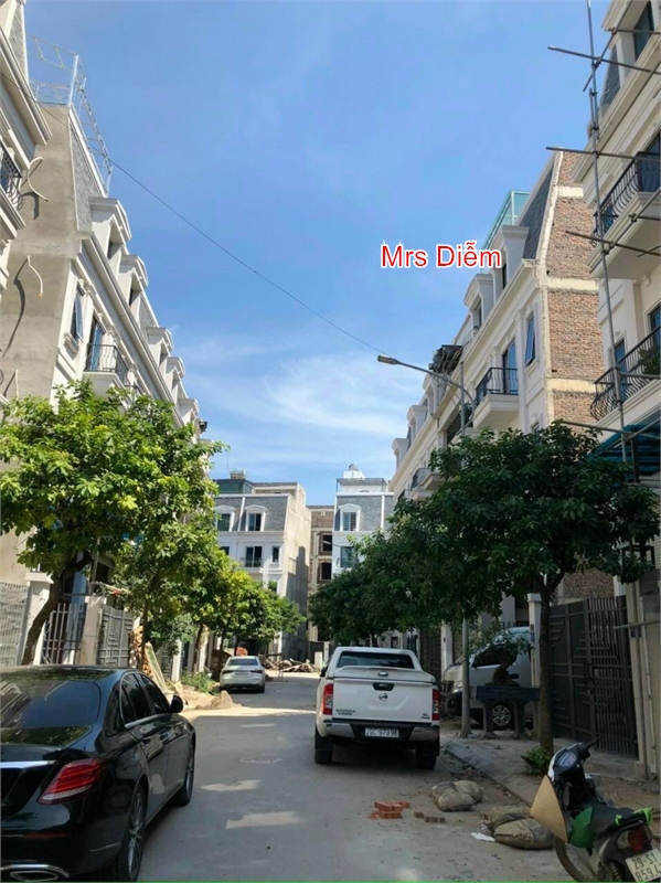 Ngay sát Quốc Lộ 3, Giá hơn 6 tỷ. Mrs Diễm cần bán 75m nhà 4 tầng khu đô thị Happy Land, Đông Anh.