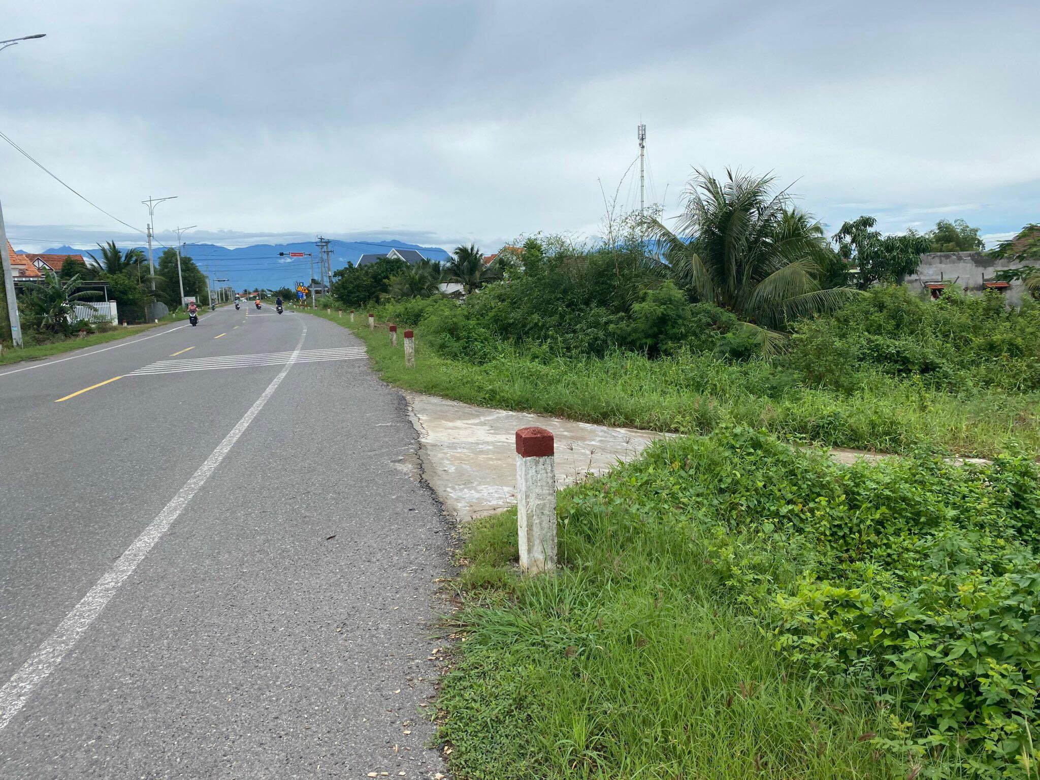 bán lô đất 2 mặt tiền sát quốc lộ 26 giá chỉ 6trieu3 Ninh Binh Ninh Hoà lh Xuân Xuyên