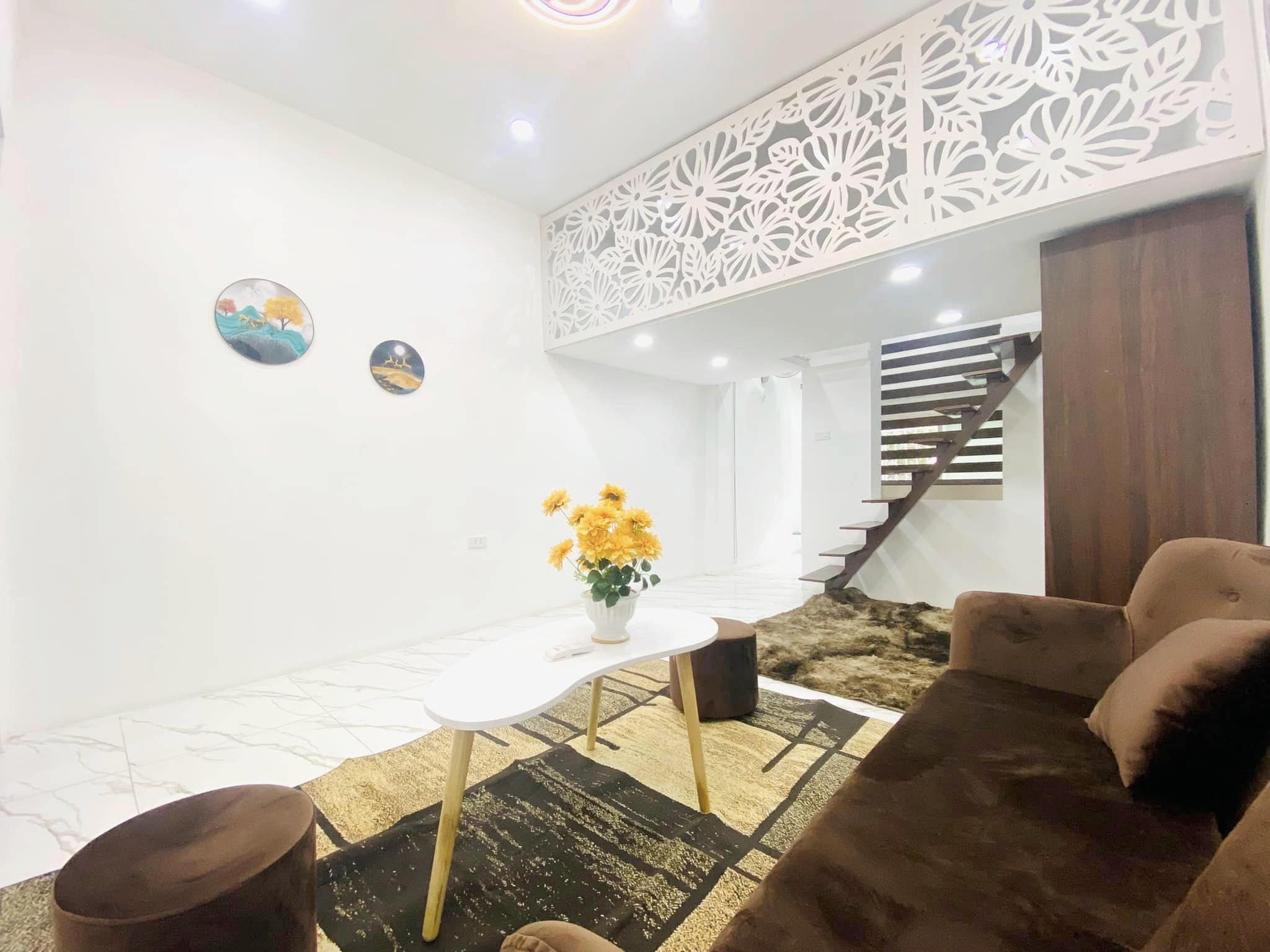 Nhà rẻ đẹp ở luôn - TT A3 Quân Đội, Hồ Đắc Di (Q. Đống Đa). DT 50 m2. MT4m .SĐCC. Giá 1,65 Tỷ.