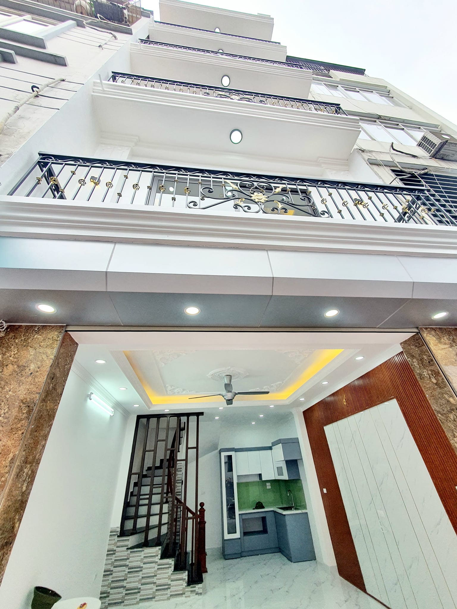 BÁN NHÀ ĐƯỜNG LÁNG, 6 TẦNG, NHÀ MỚI, NGÕ RỘNG THÔNG THOÁNG.