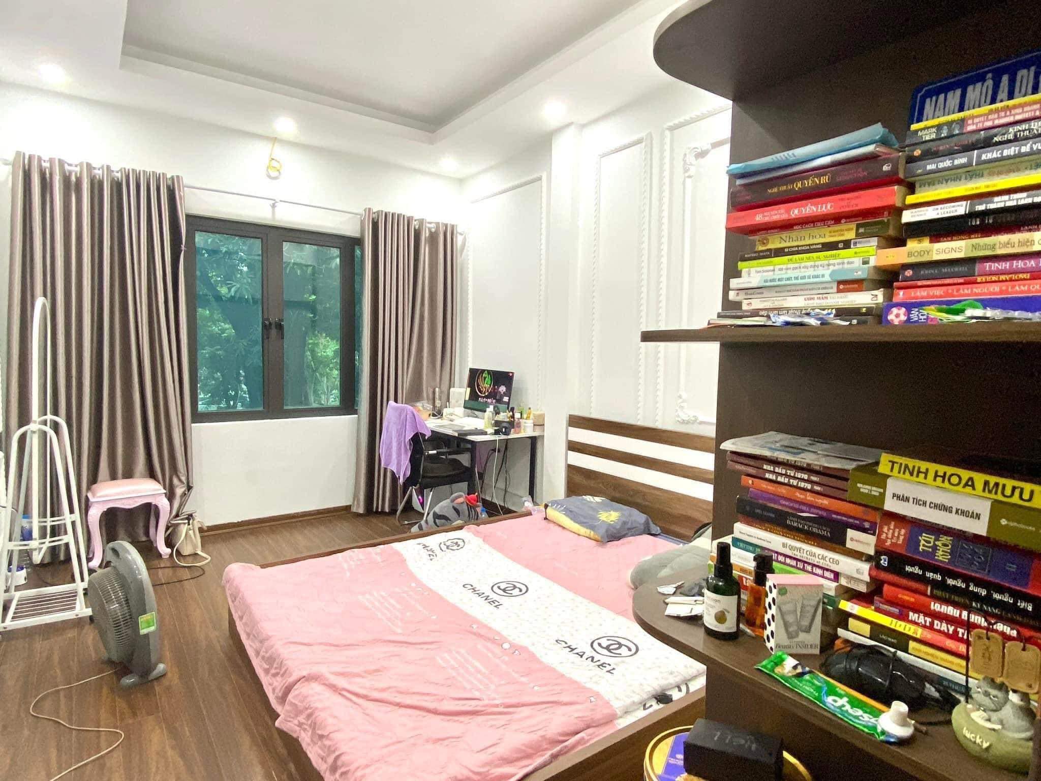 Bán nhà Nguyễn Chí Thanh,Ô tô đỗ cửa,2 mặt ngõ,KD VIP,nhà đẹp ở ngay,37m2x4T,giá 5.6 tỷ